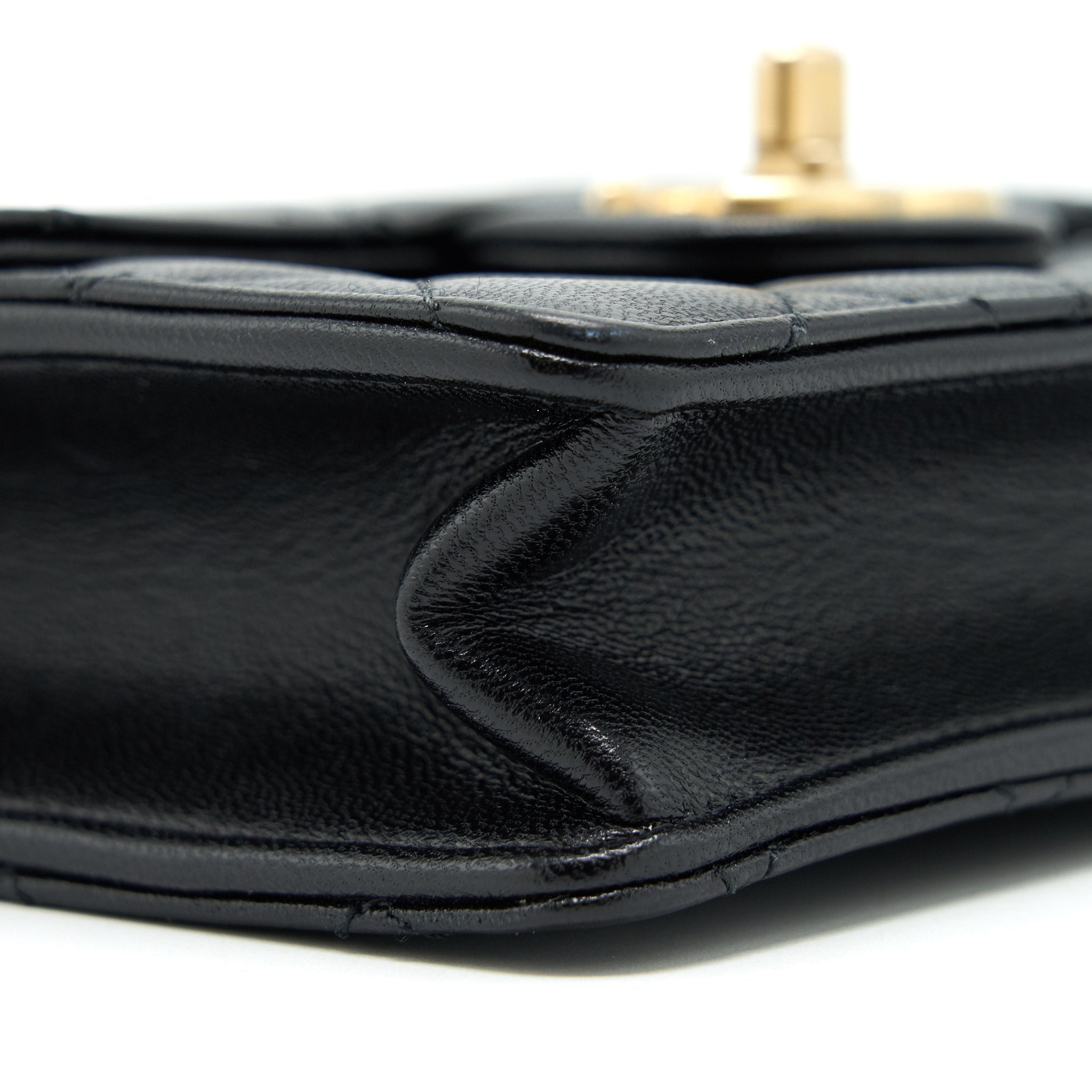 Chanel Limitation Pearl Flap Bag Goatskin Black