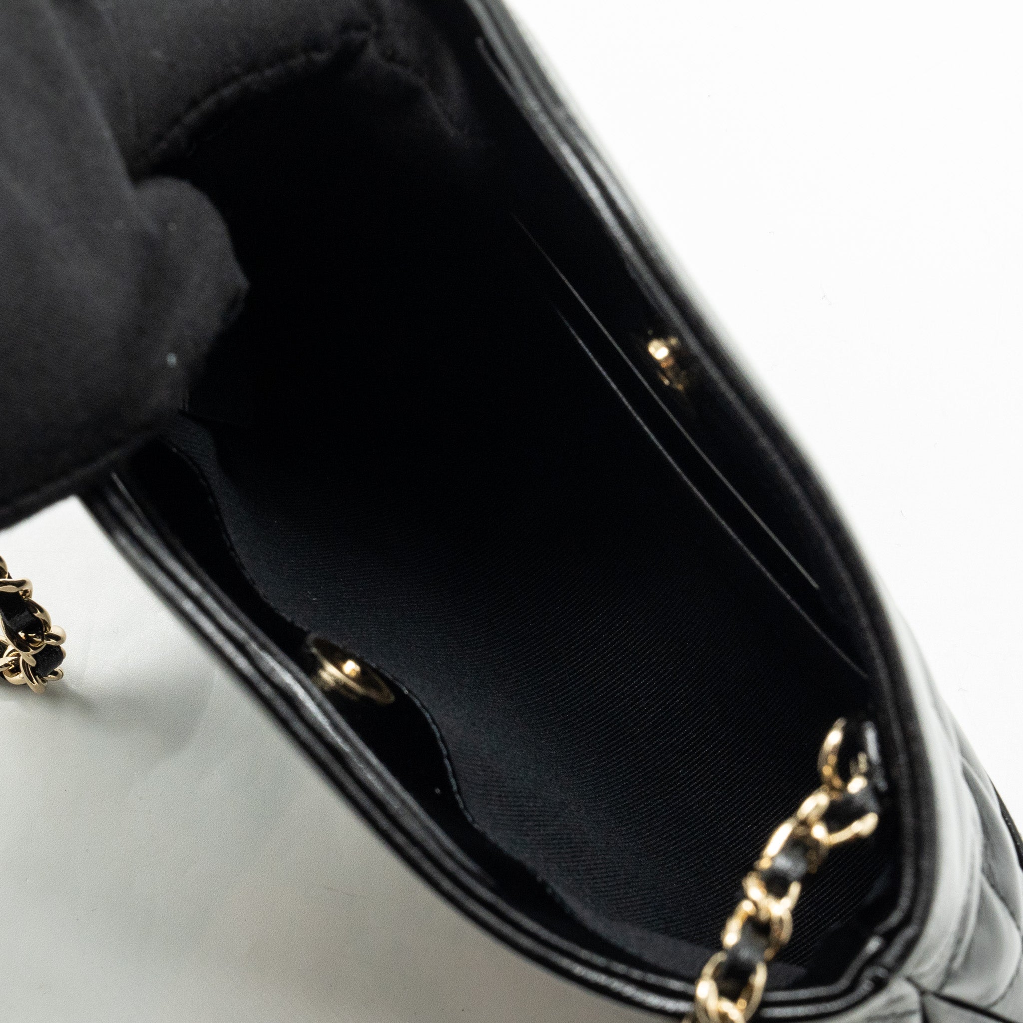 CHANEL Mini 31 Clutch With Chain Shiny Lambskin Black L (Microchip)