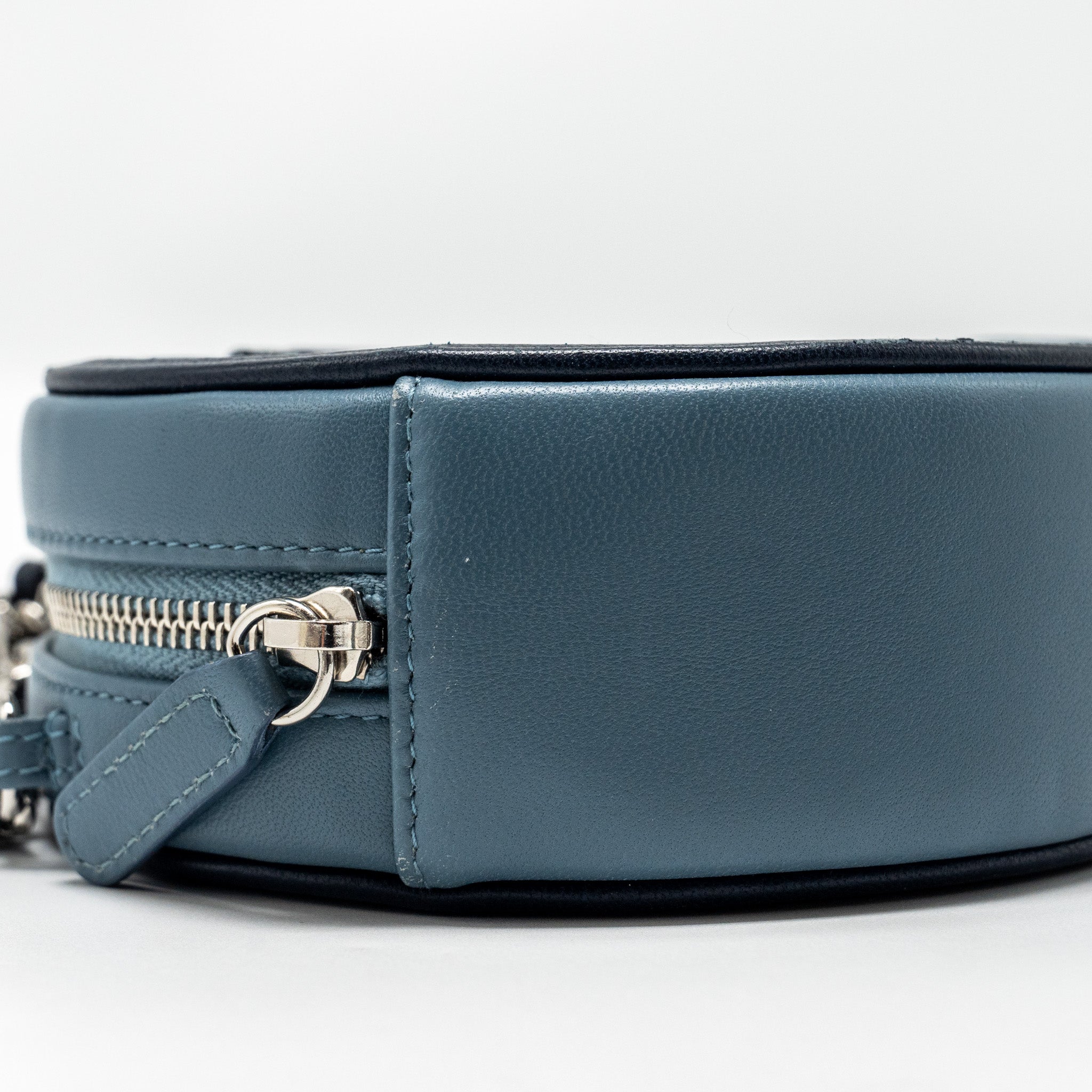 Chanel Round clutch with chain lambskin multicolour blue