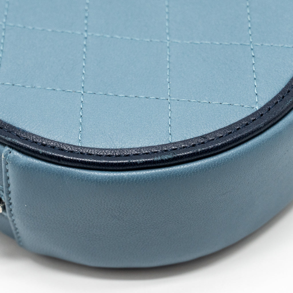 Chanel Round clutch with chain lambskin multicolour blue