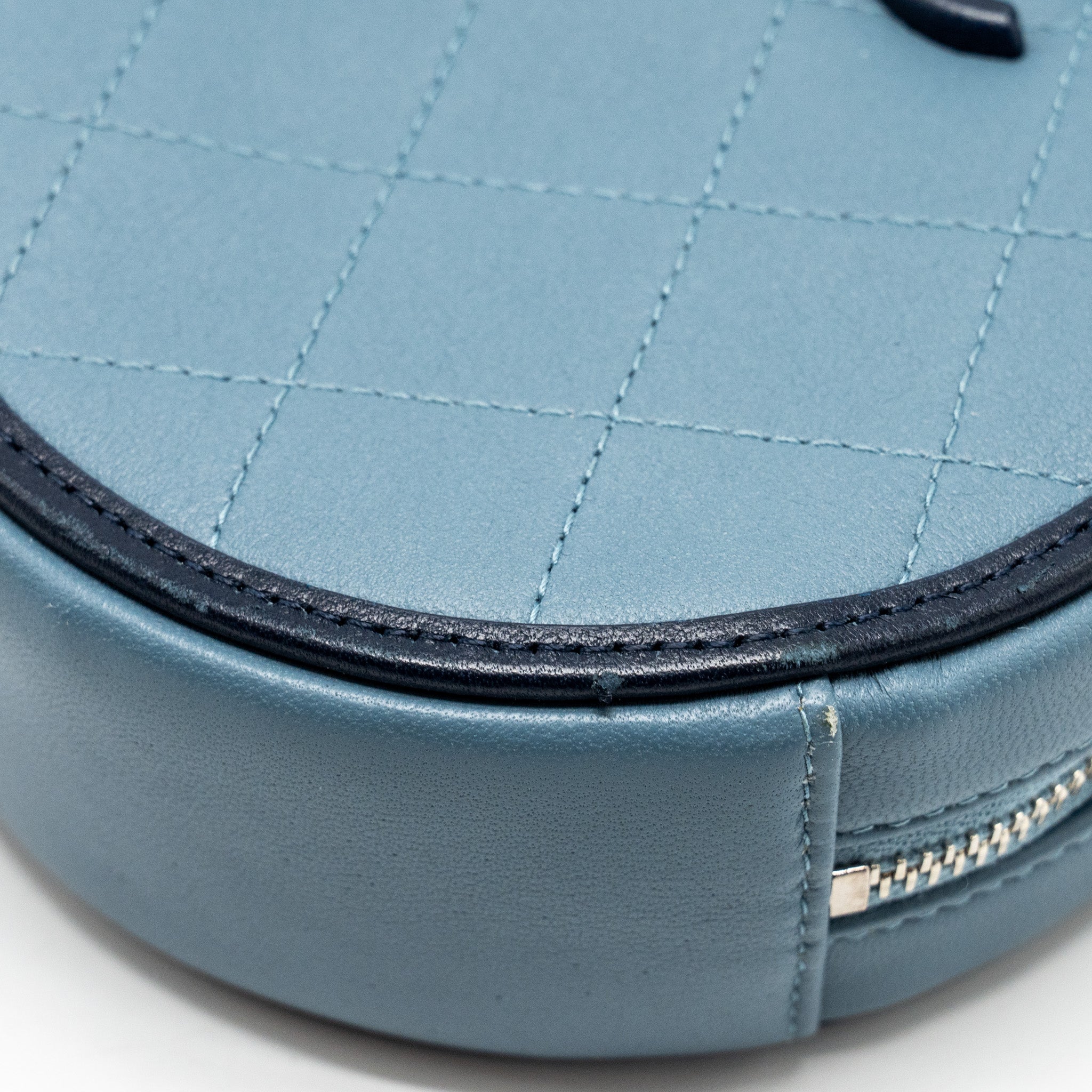 Chanel Round clutch with chain lambskin multicolour blue