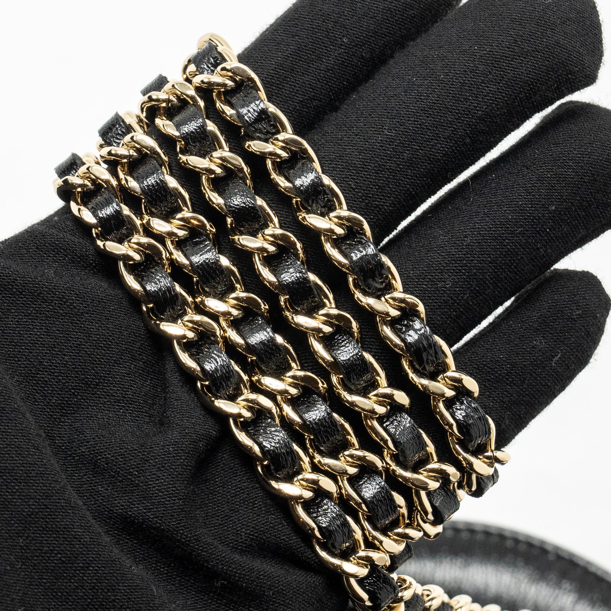 CHANEL Mini 31 Clutch With Chain Shiny Lambskin Black L (Microchip)