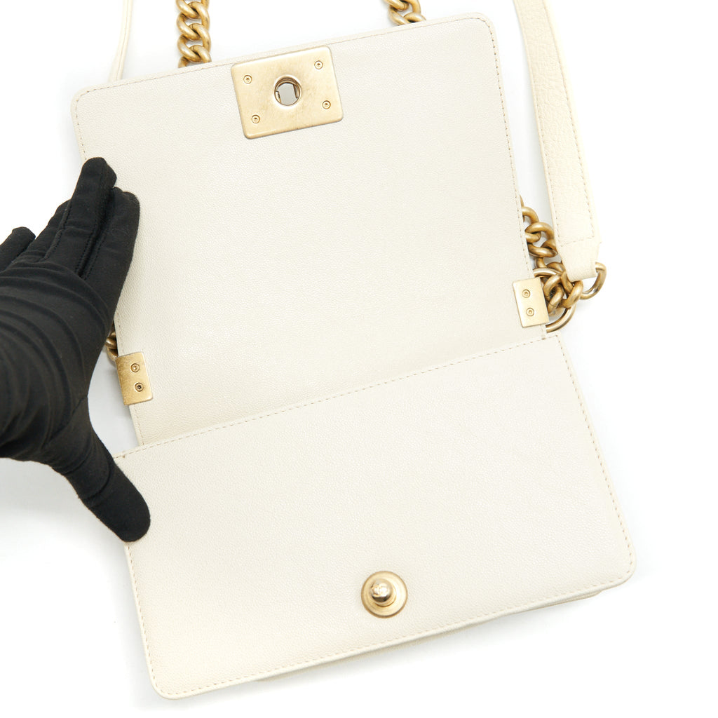CHANEL SMALL BOY BAG CAVIAR LEATHER  IN WHITE