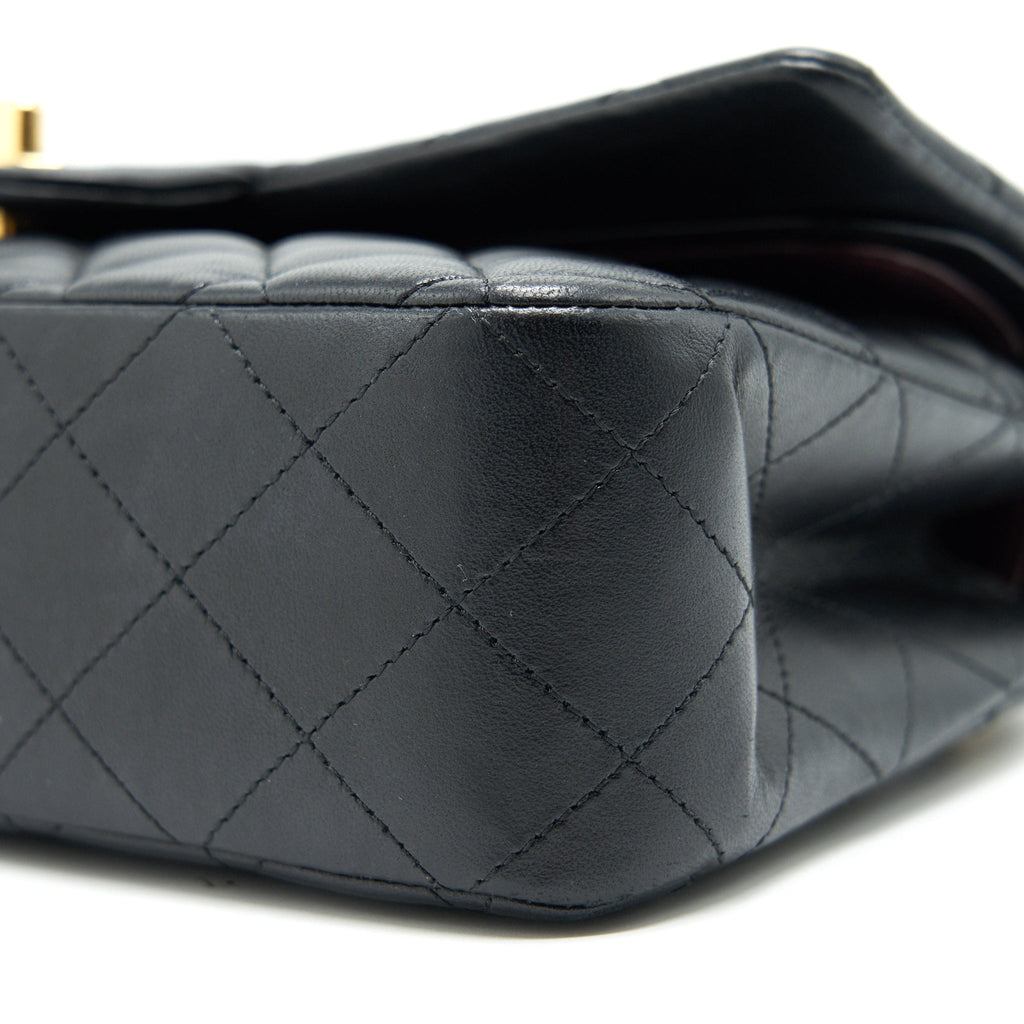 CHANEL MEDIUM CLASSIC DOUBLE FLAP LAMBSKIN BLACK
