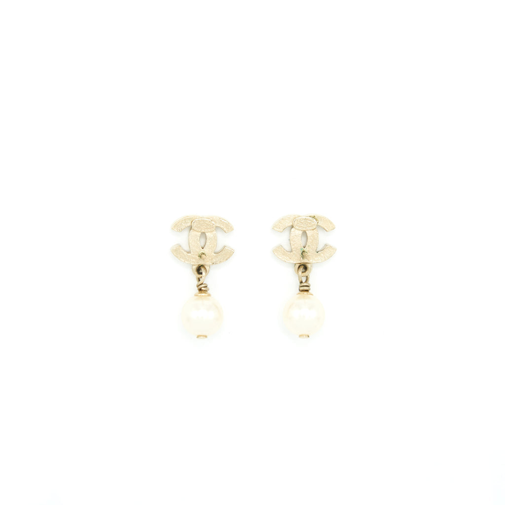 Chanel CC Logo With Pearl Drop Earrings L