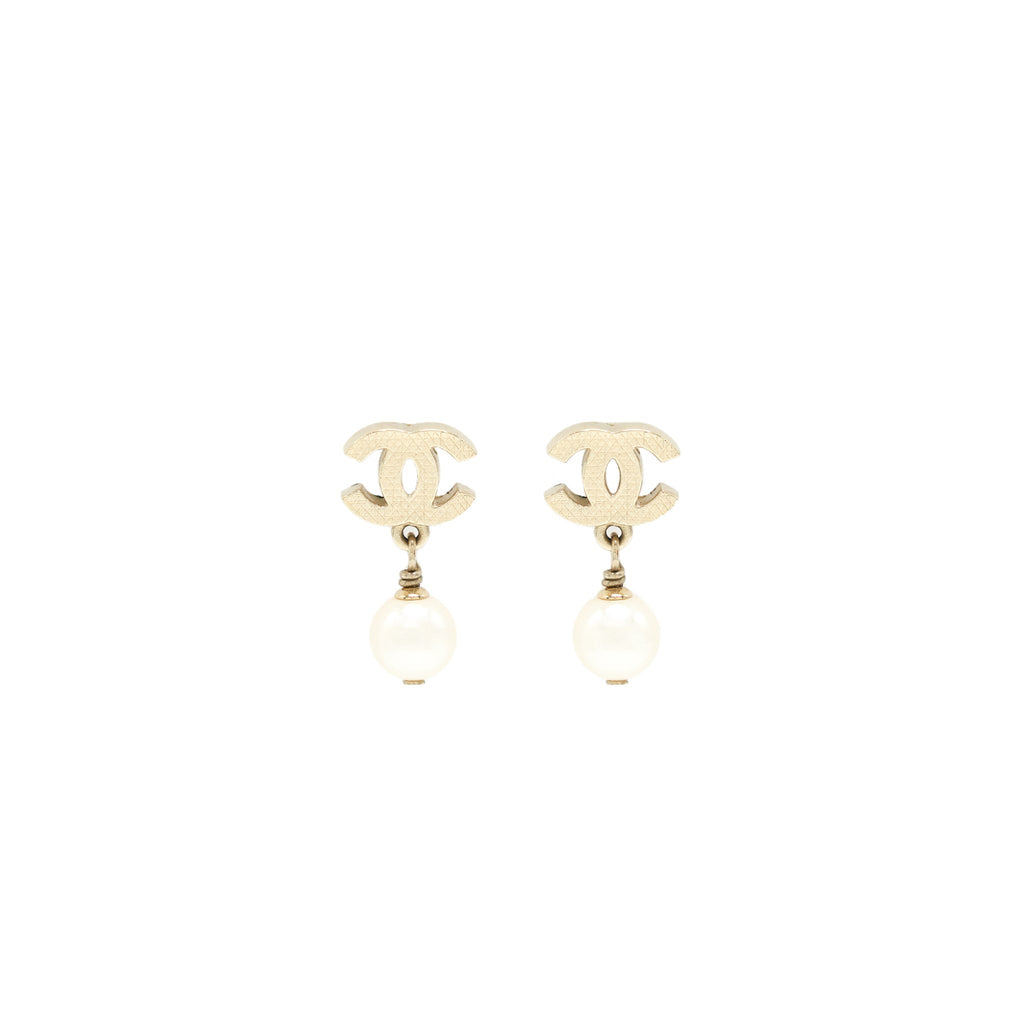 Chanel CC Logo With Pearl Drop Earrings L