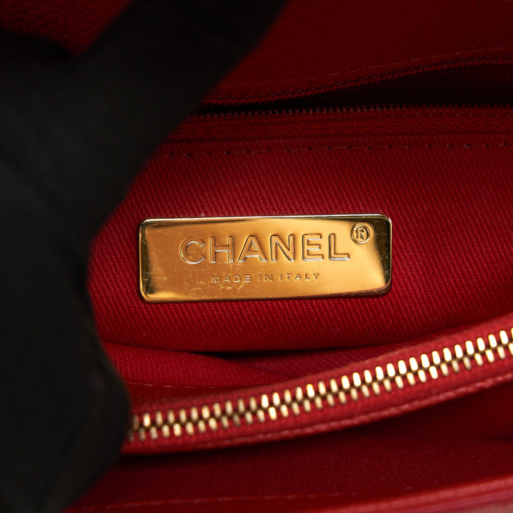 Chanel Flap Shoulder Bag With Chain Caviar in Red