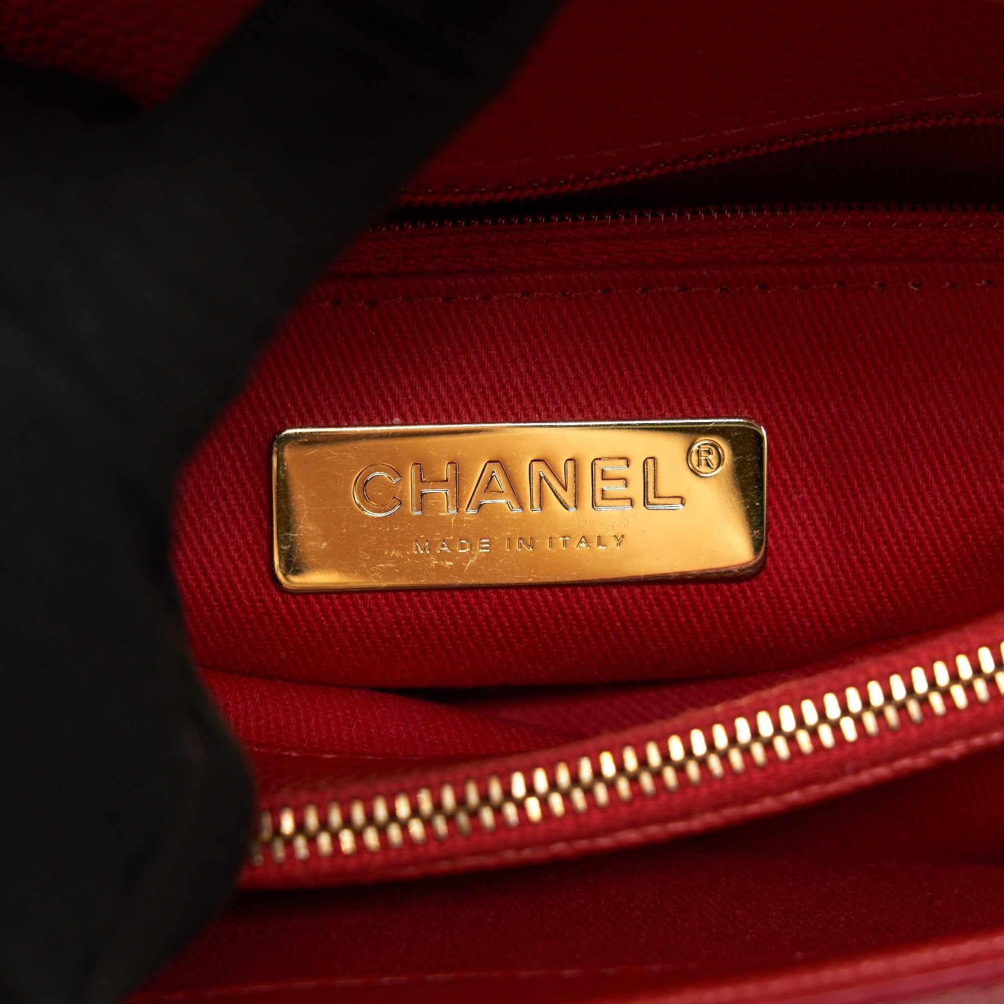 Chanel Flap Shoulder Bag With Chain Caviar in Red