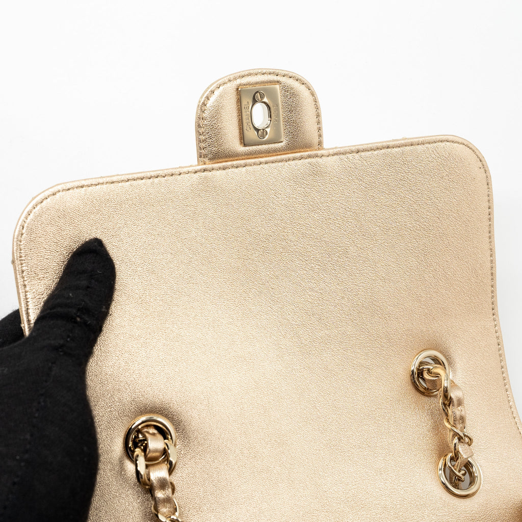 Chanel 24c Backpack With Star Patent Gold L (microchip)