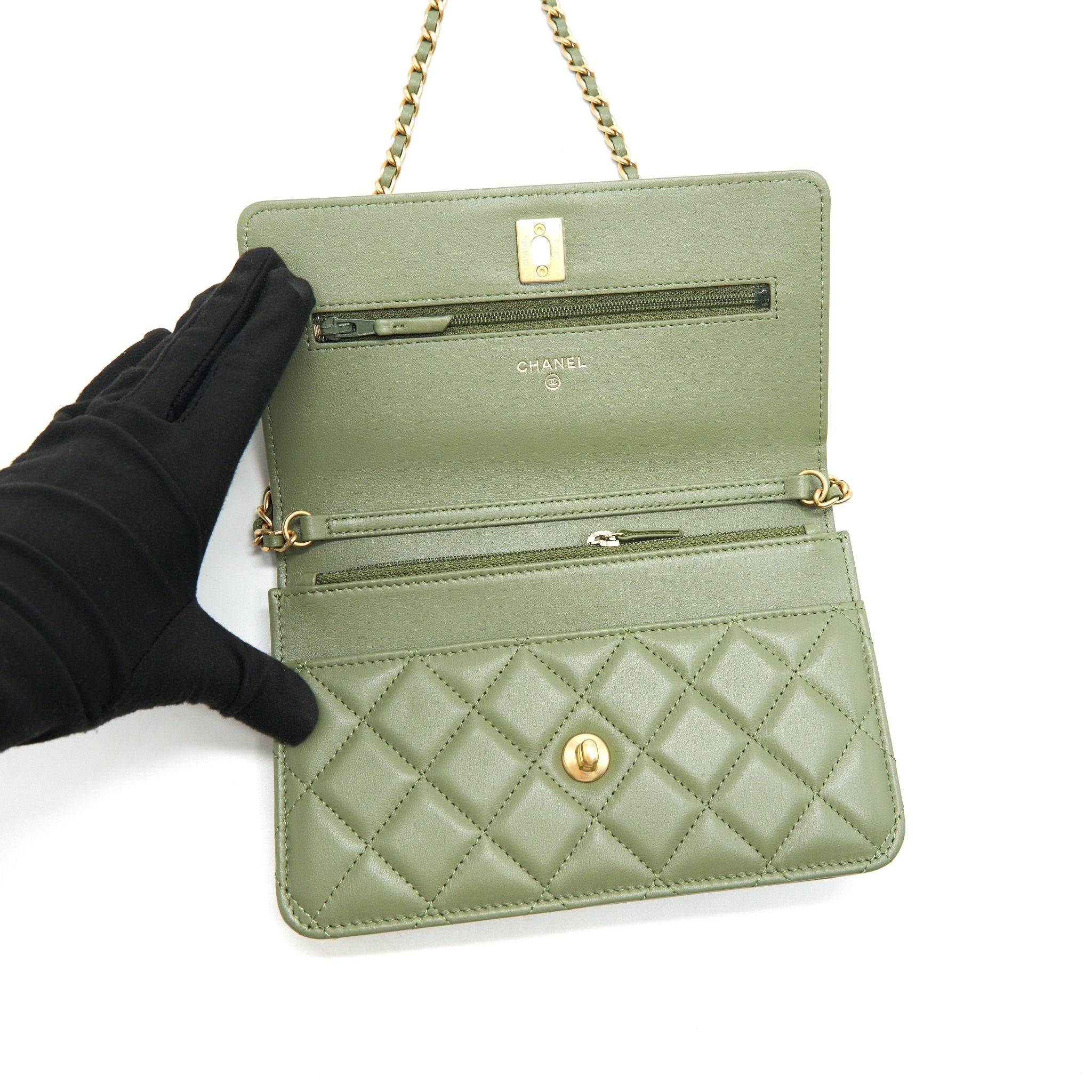 Chanel 21B Green  Pearl Crush Wallet On Chain