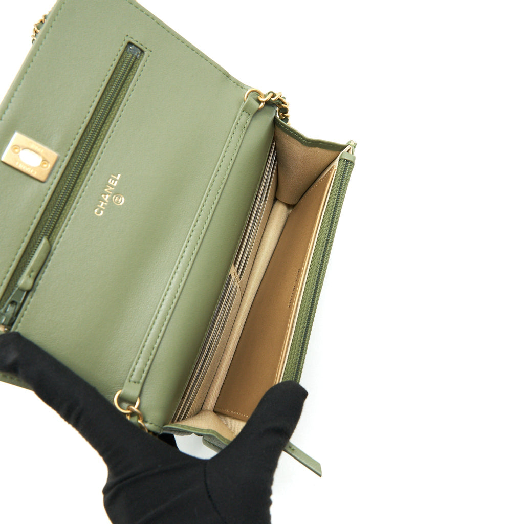 Chanel 21B Green  Pearl Crush Wallet On Chain