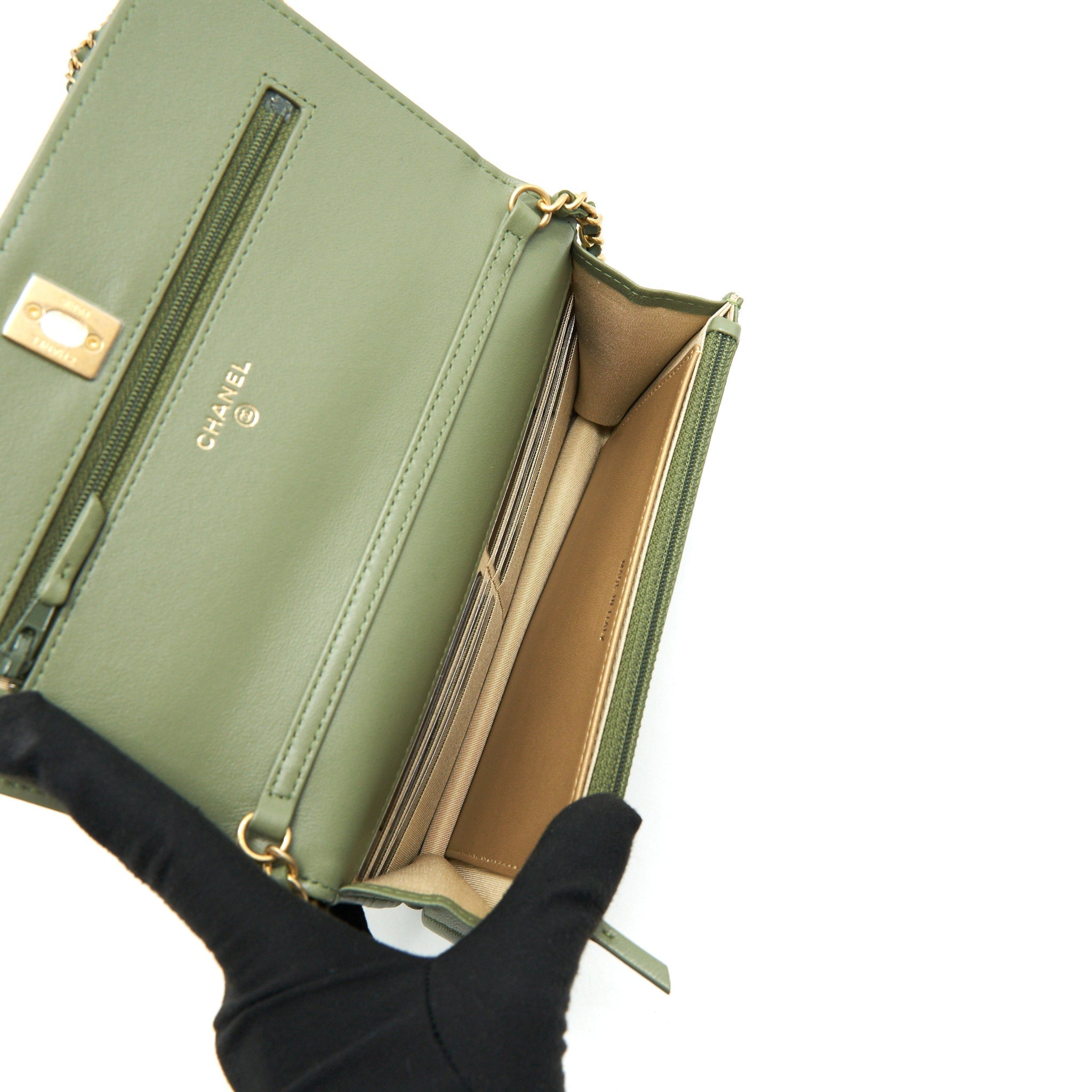 Chanel 21B Green  Pearl Crush Wallet On Chain