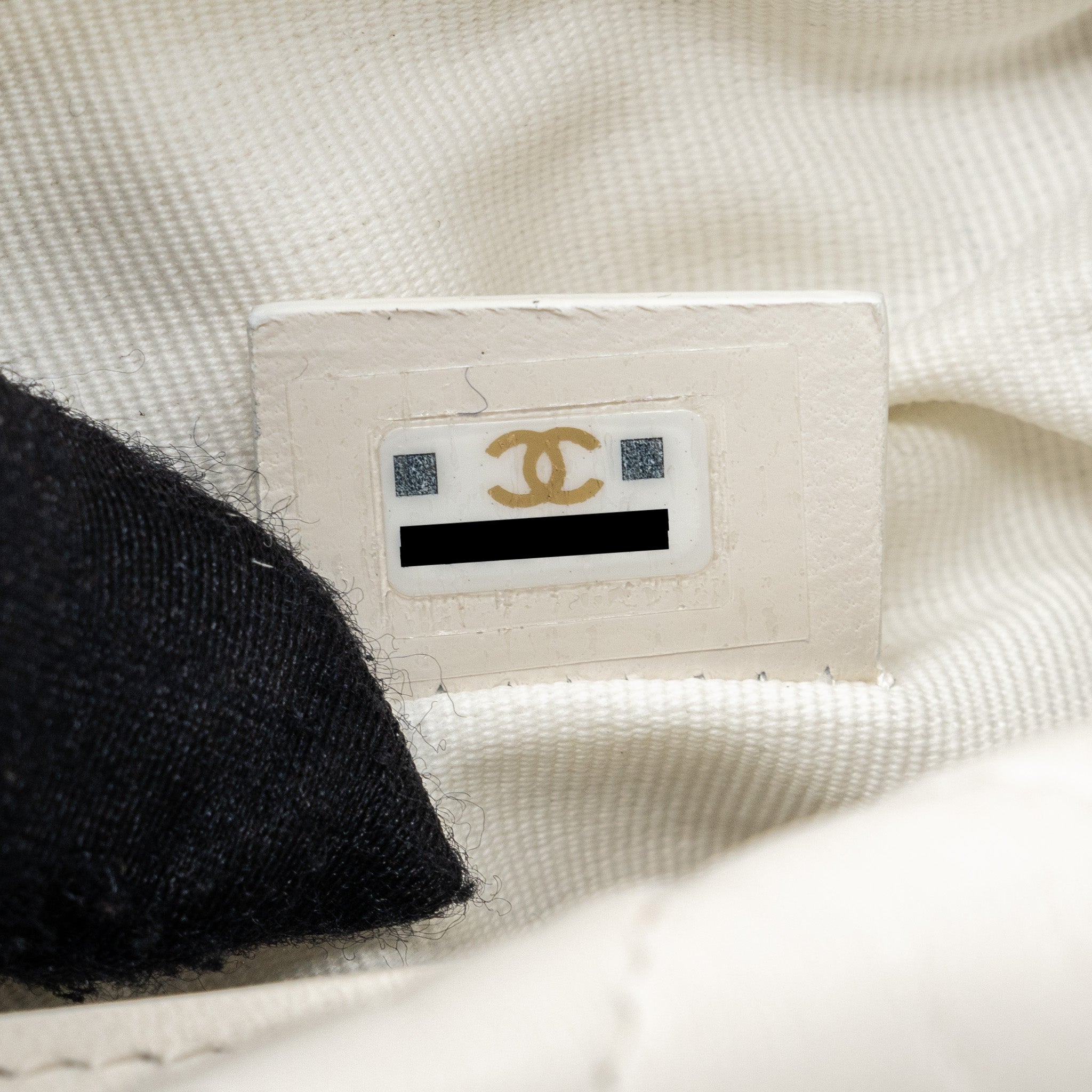 Chanel 23C Round Clutch Lambskin White L (microchip)