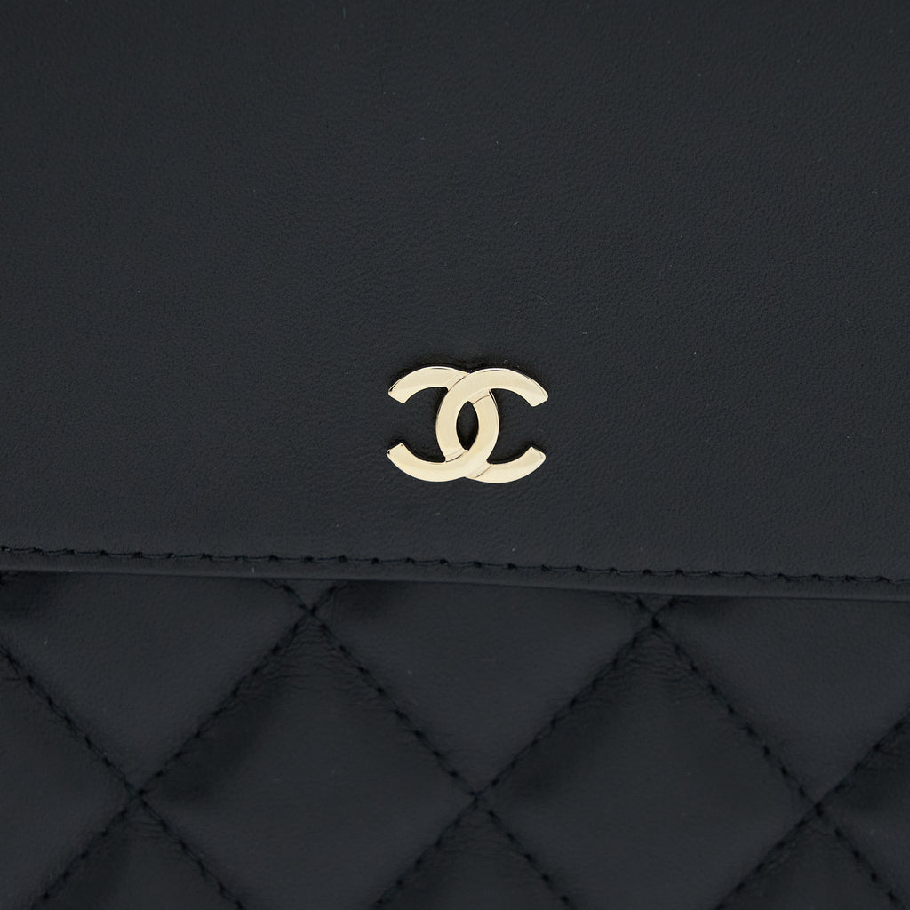 Chanel Quilted Zip and Flap Pouch/Clutch Large Model Lambskin Black L