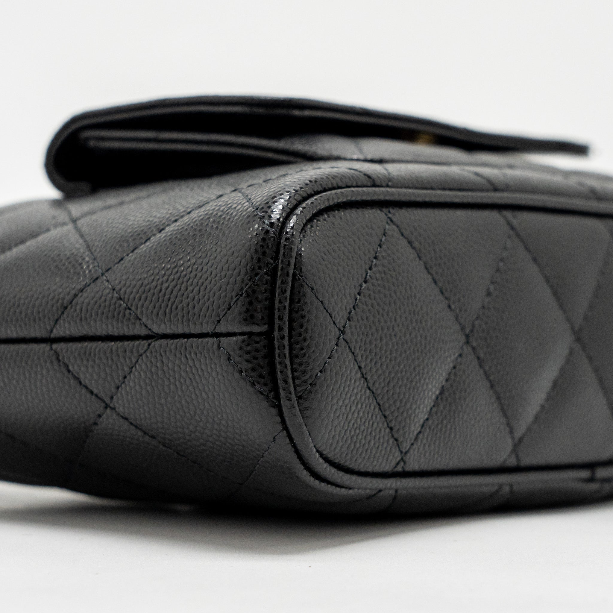 Chanel fold flap vanity clutch with chain caviar black
