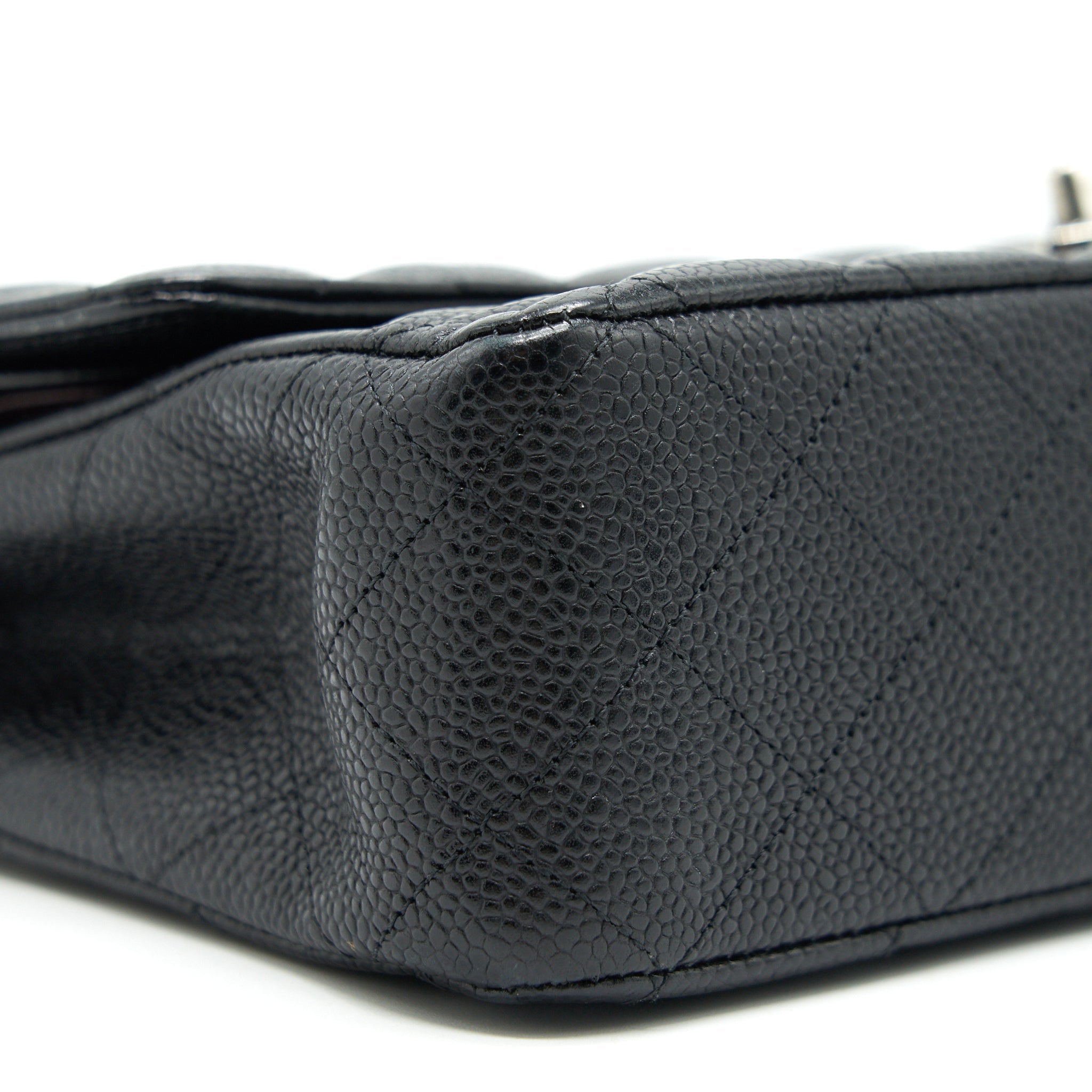 CHANEL MEDIUM CLASSIC DOUBLE FLAP CAVIER
