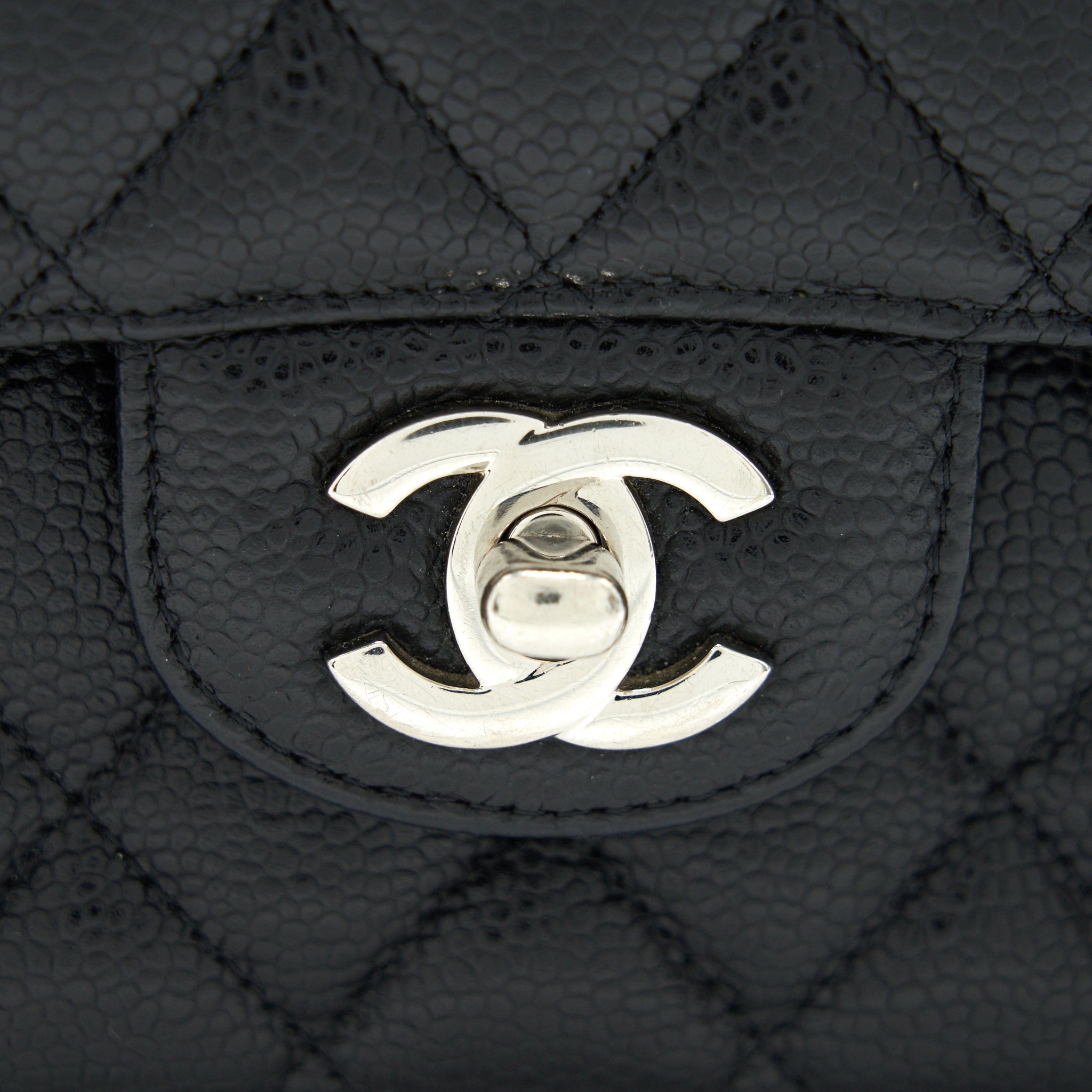 CHANEL MEDIUM CLASSIC DOUBLE FLAP CAVIER
