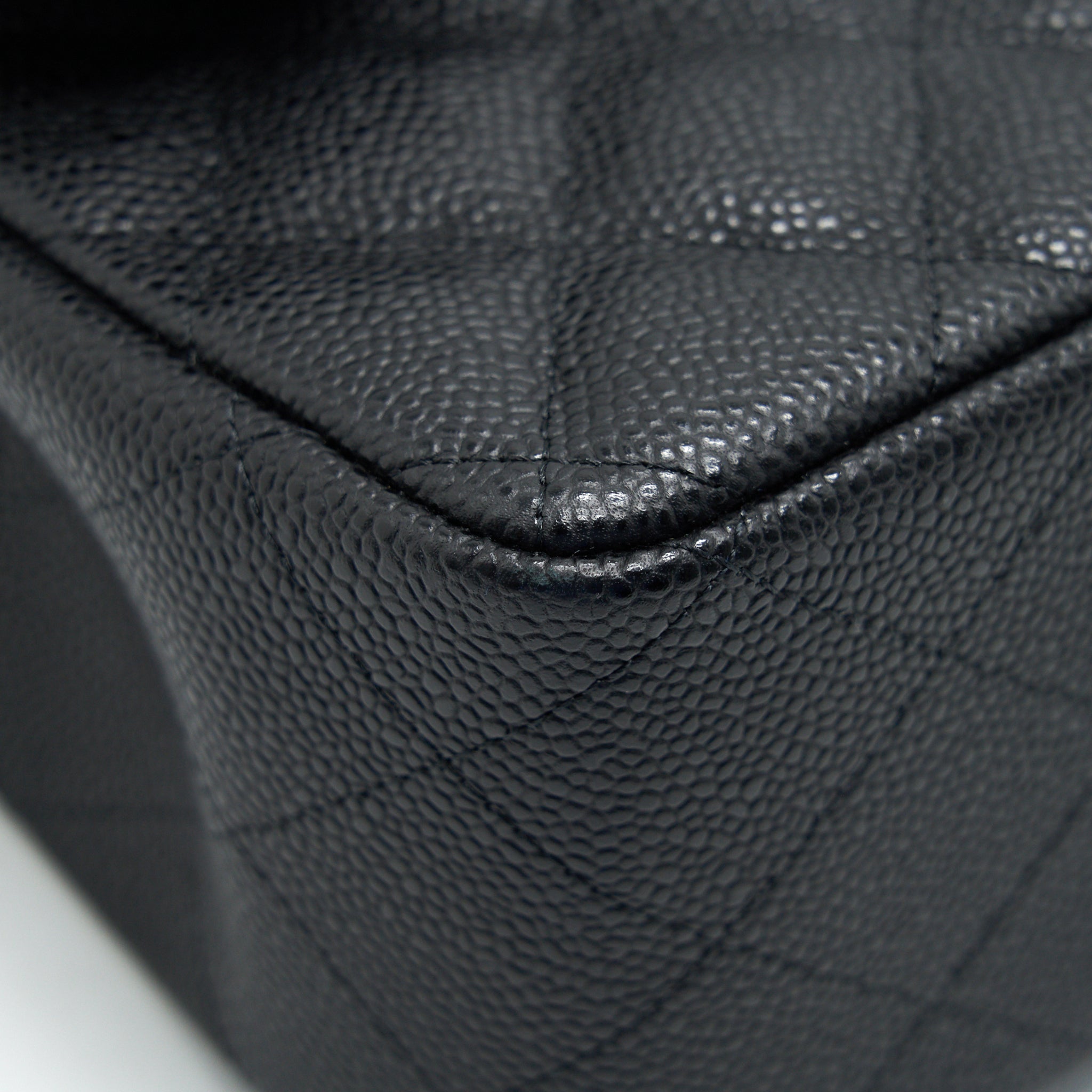 CHANEL JUMBO CLASSIC DOUBLE FLAP CAVIAR BLACK