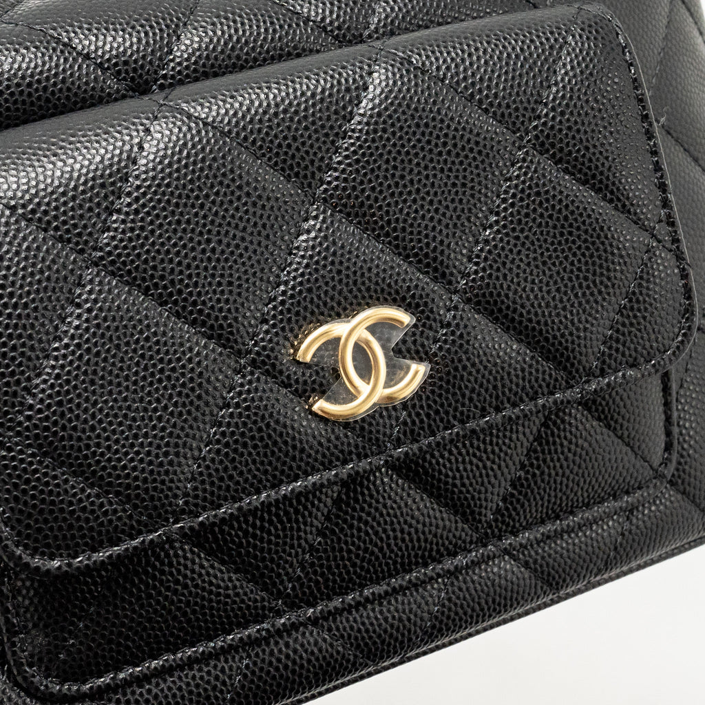 Chanel fold flap vanity clutch with chain caviar black