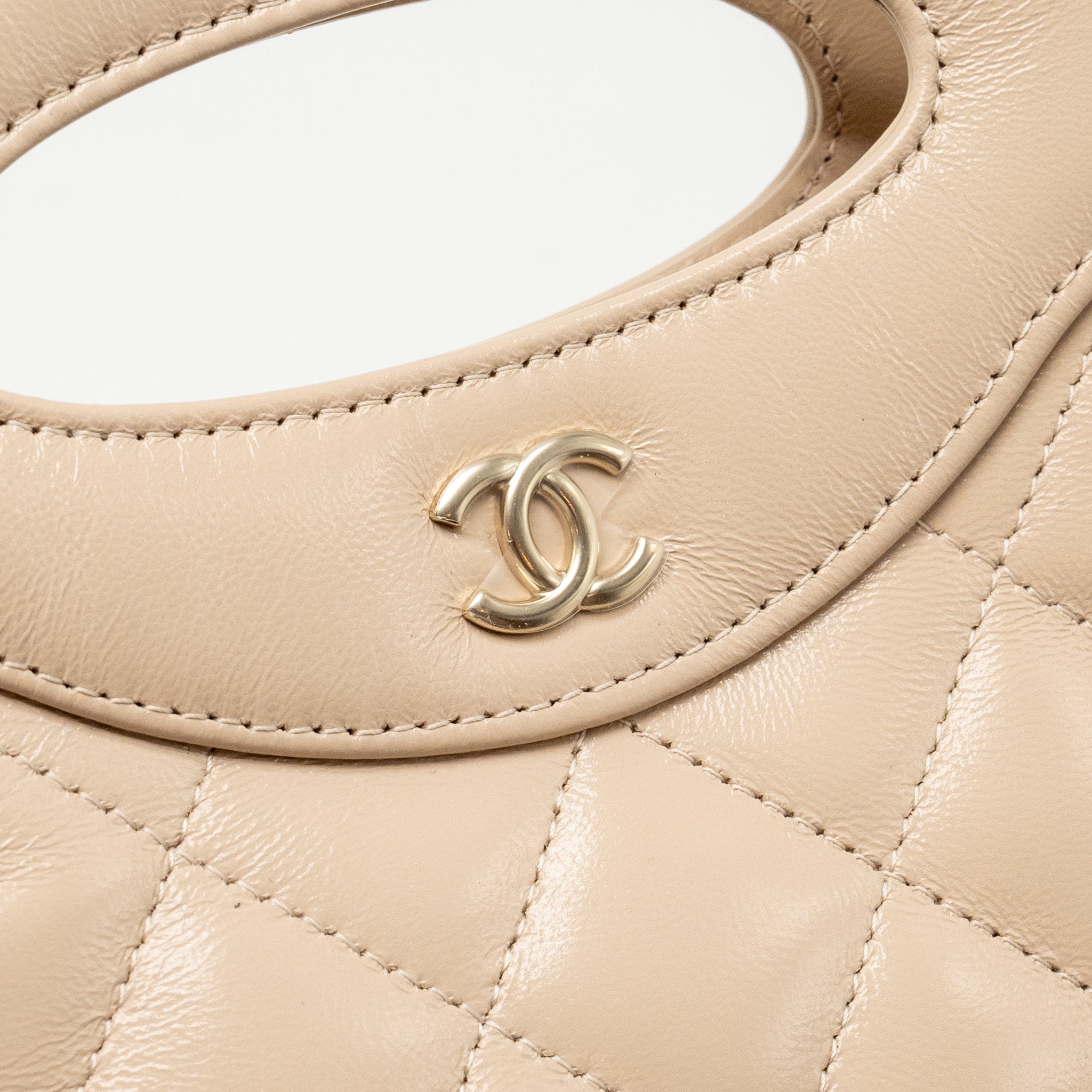 Chanel Mini 31 clutch with chain shiny lambskin light beige L ( microchip)