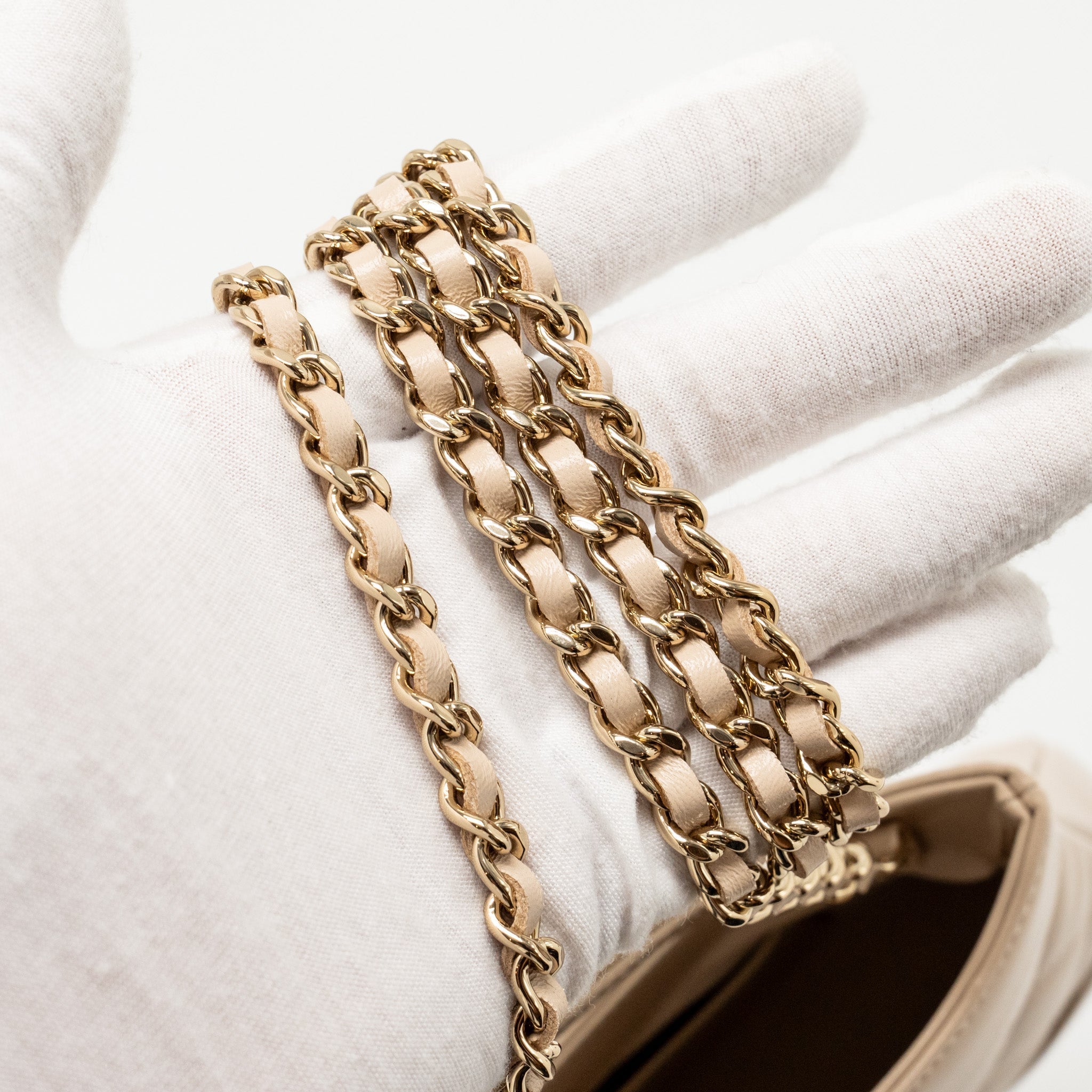 Chanel Mini 31 clutch with chain shiny lambskin light beige L ( microchip)