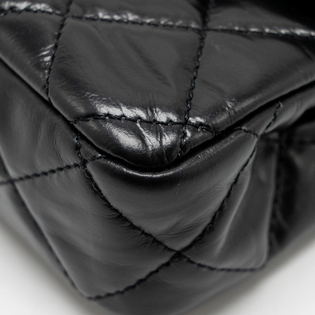 Chanel 23A quilted flap clutch calfskin black L (microchip)