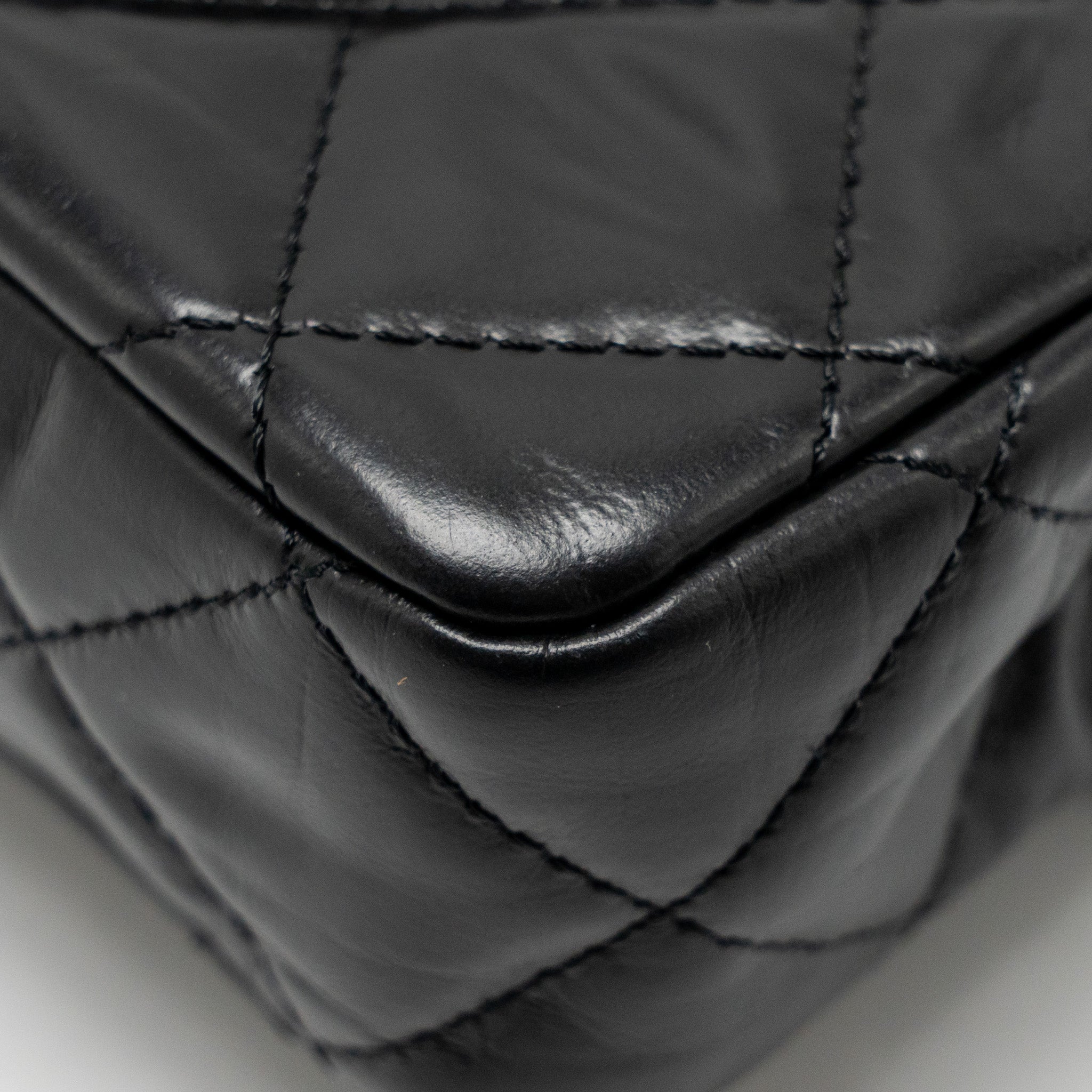 Chanel 23A quilted flap clutch calfskin black L (microchip)