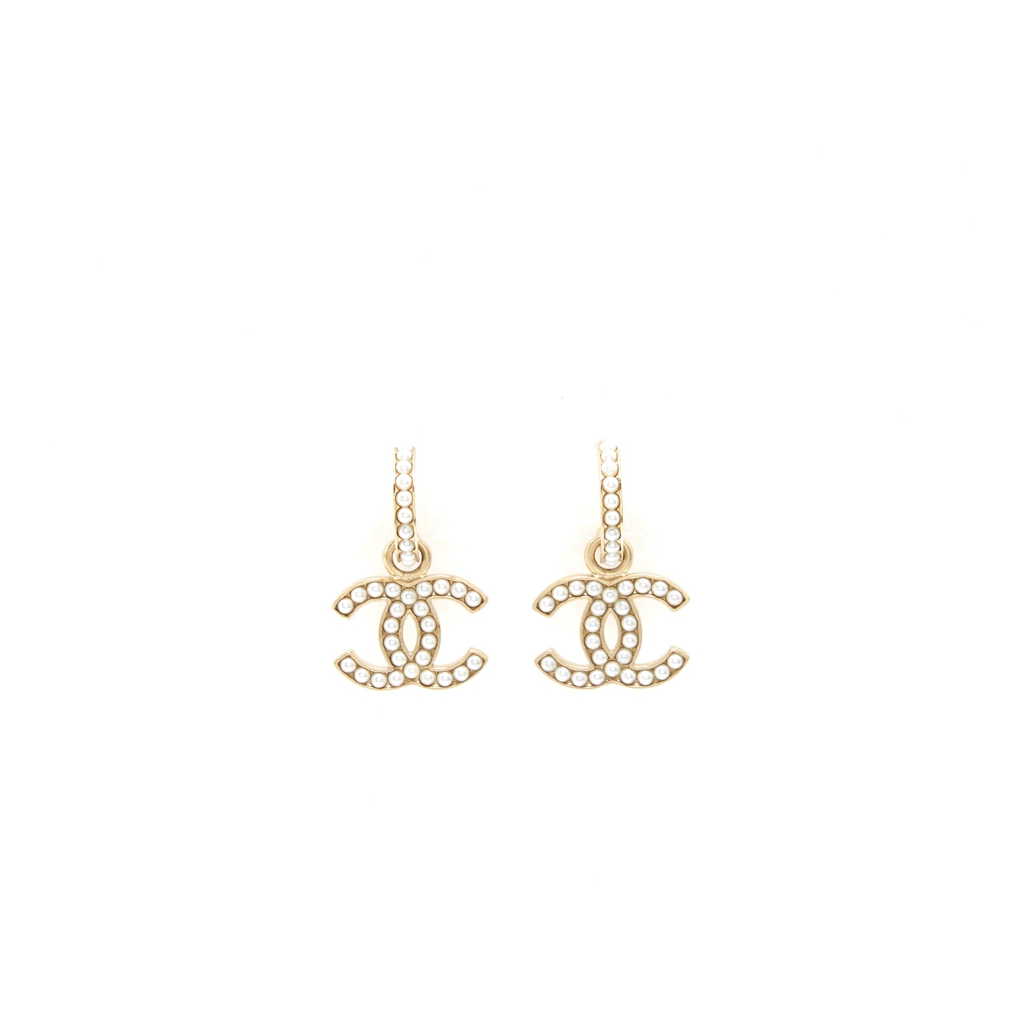 Chanel CC logo With Pearl Drop Earrings