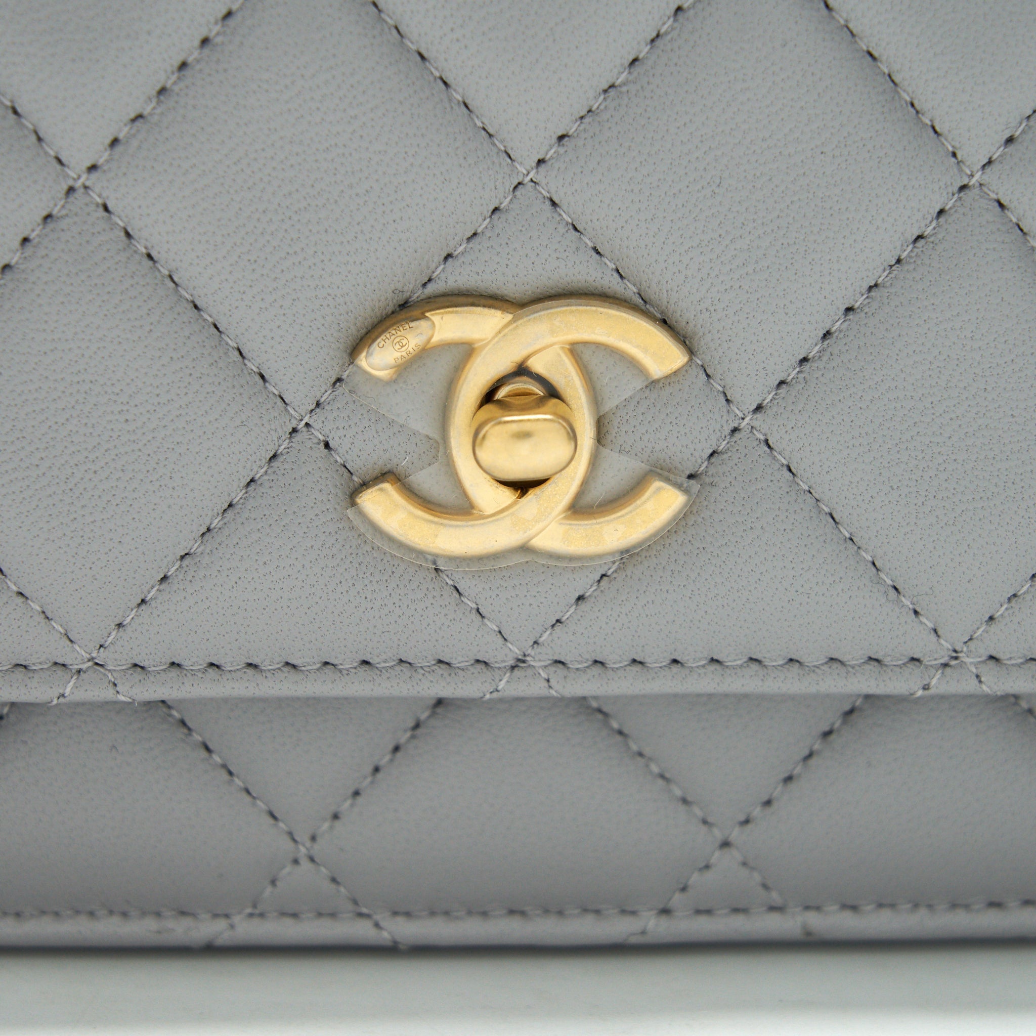Chanel 21B Pearl Crush Wallet On Chain Grey