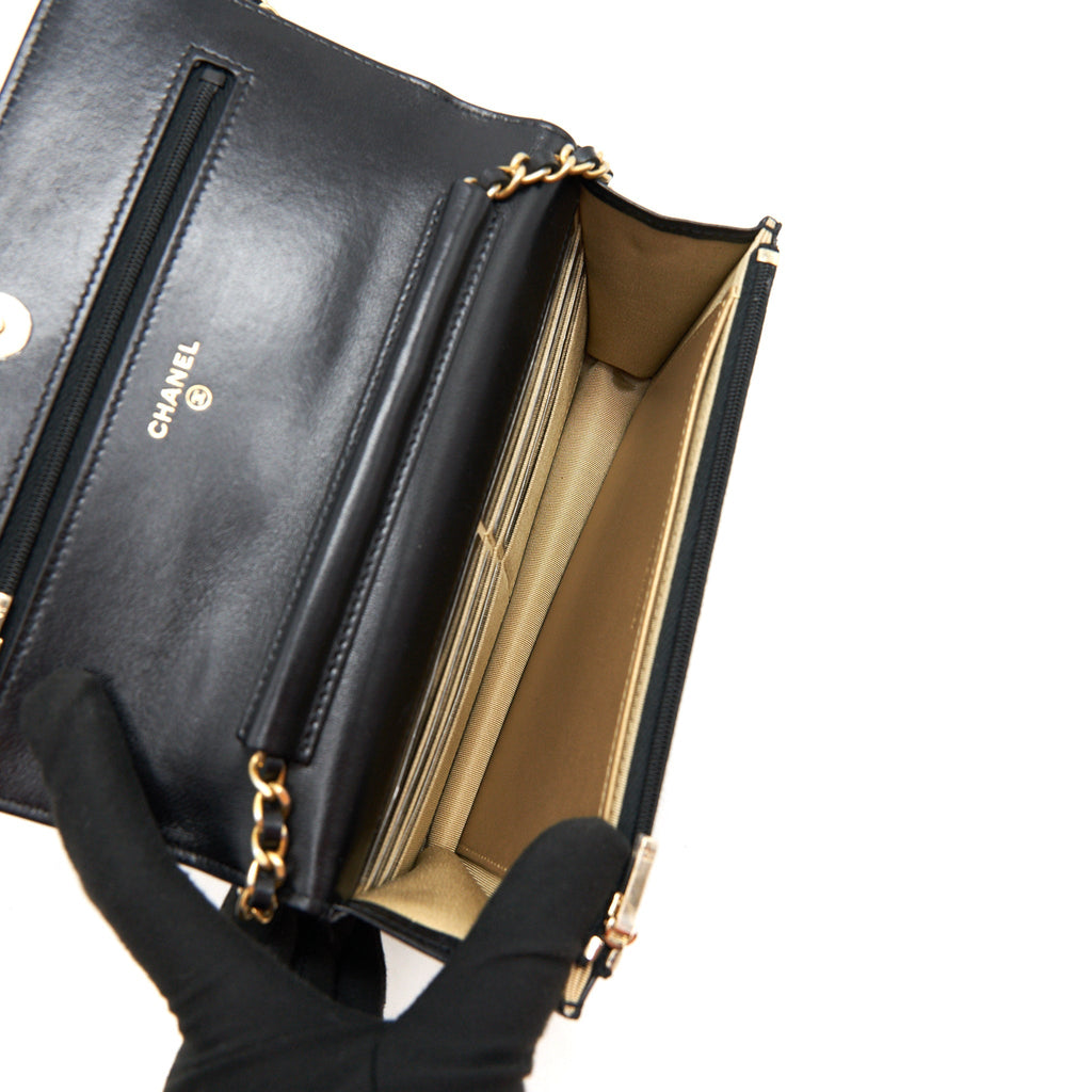 Chanel 2021 Seasonal Wallet on Chain black