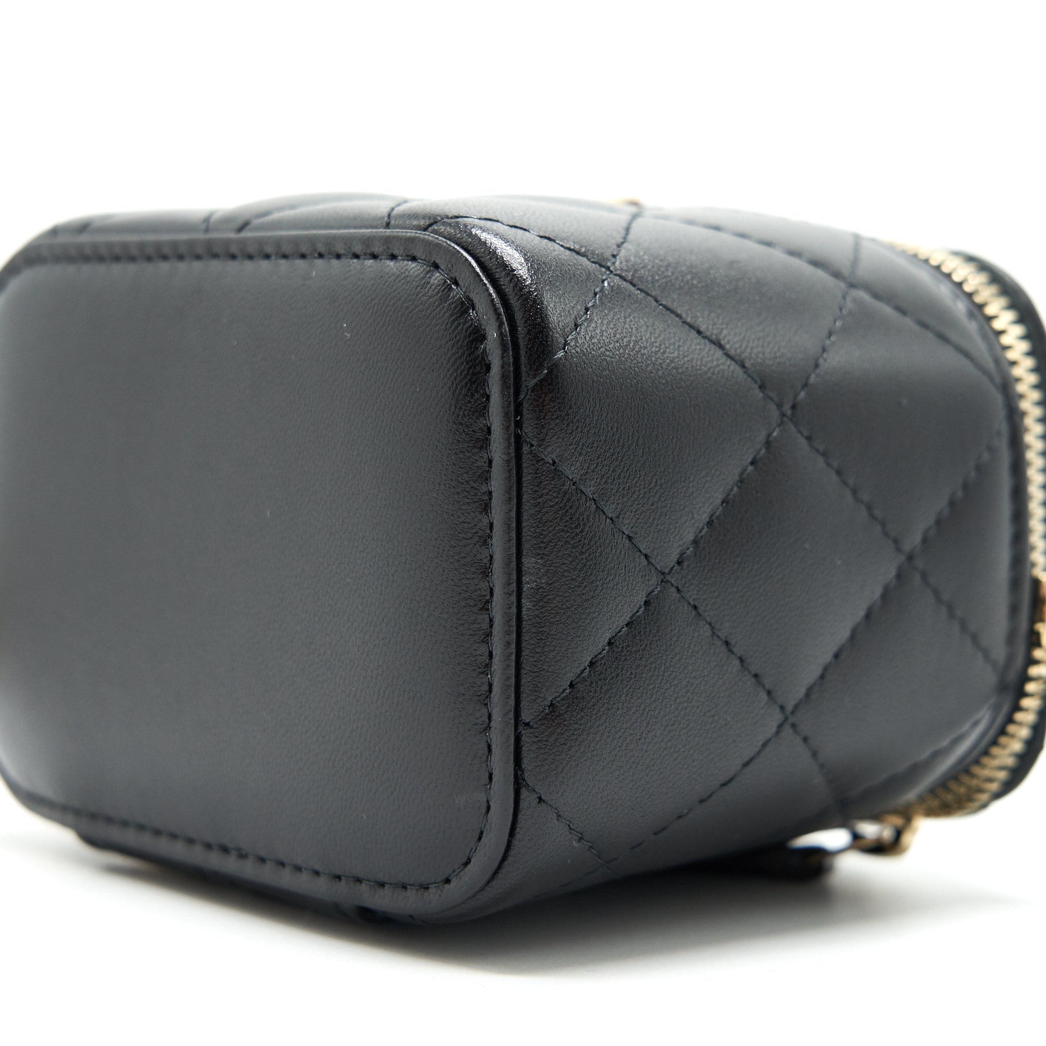 Chanel 21A Top Handle Vanity with Chain Black