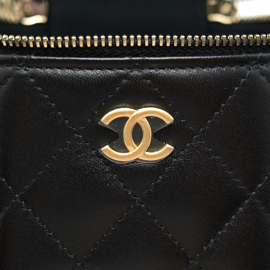 Chanel 21A Top Handle Vanity with Chain Black
