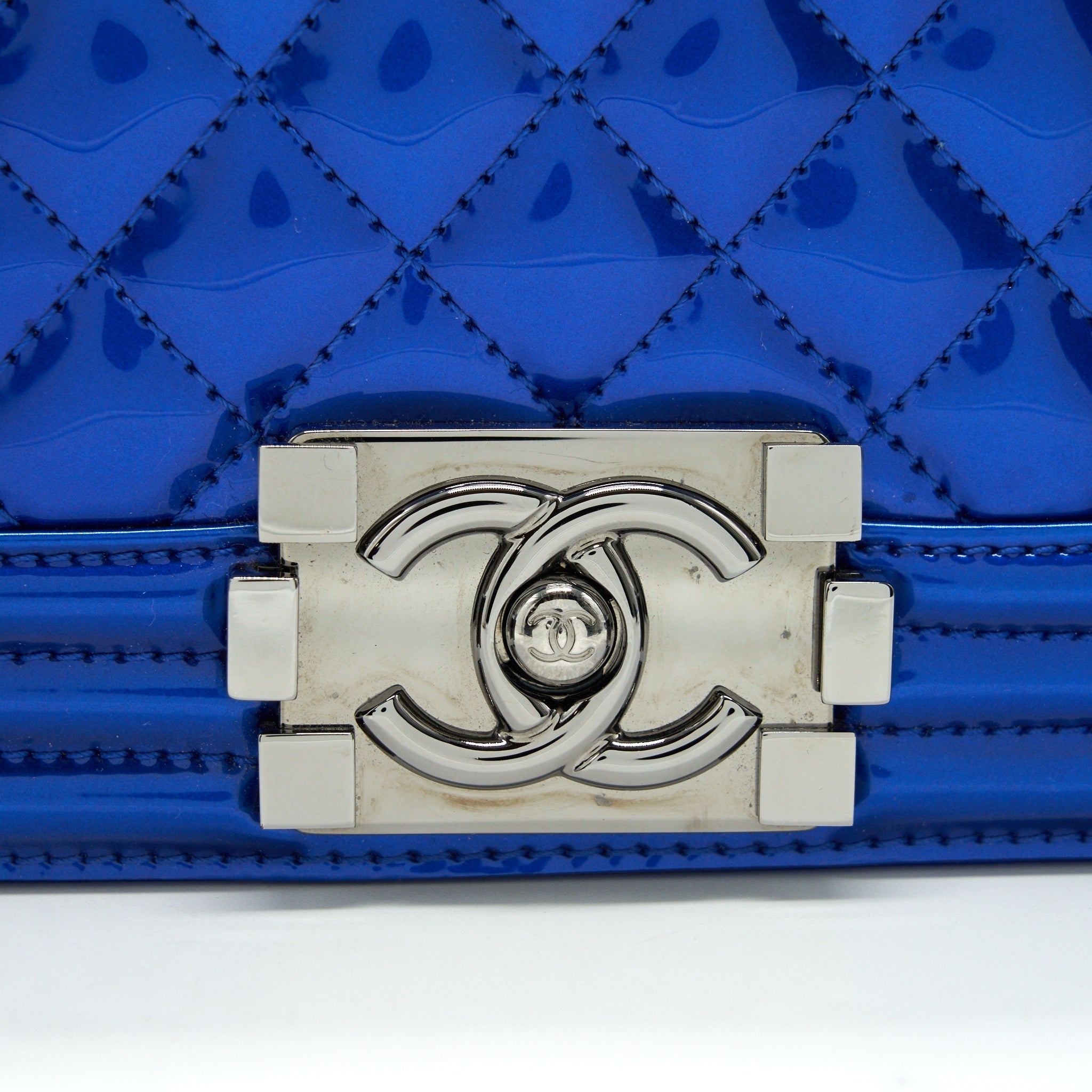 CHANEL MEDIUM LE BOY BAG IN METALLIC BLUE