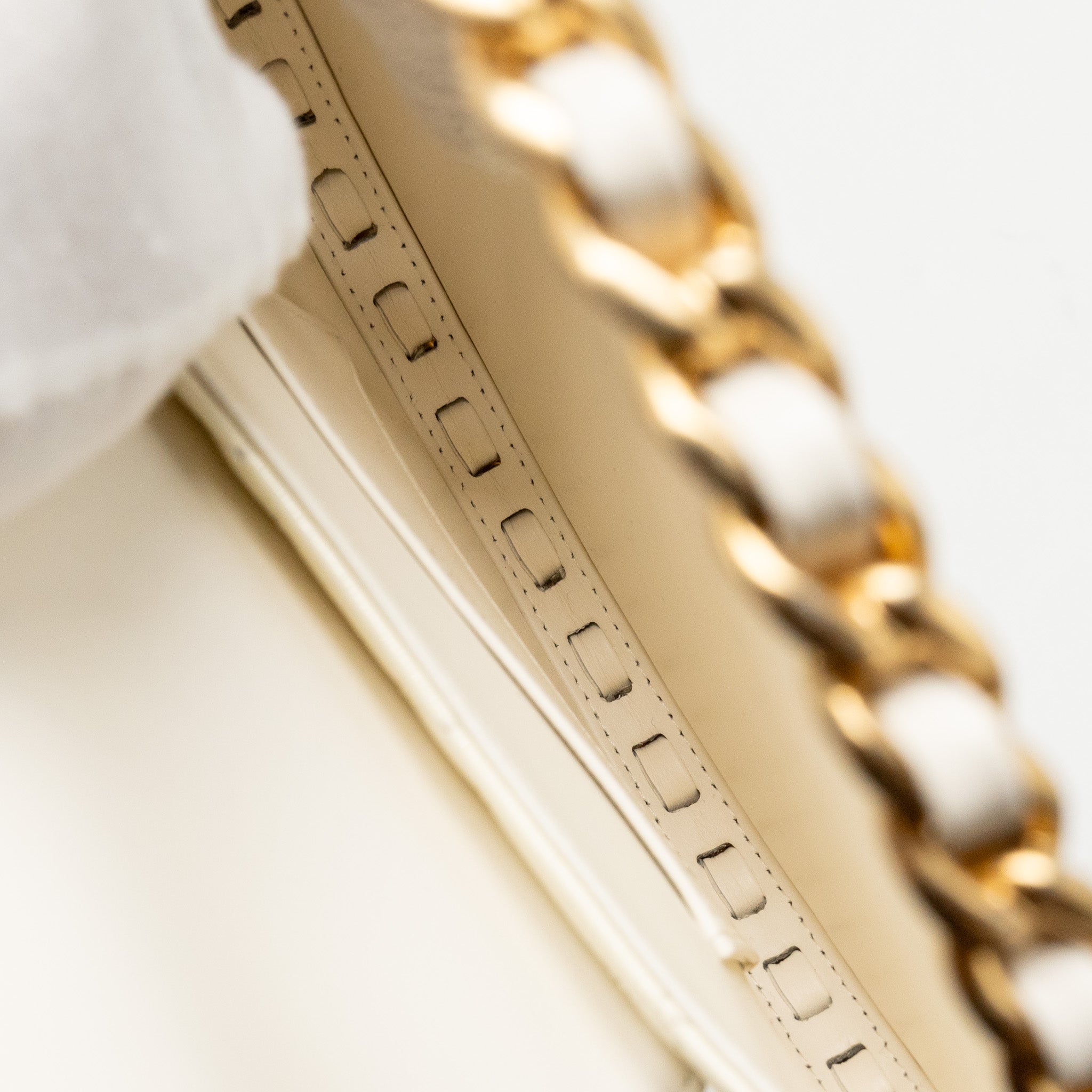 Chanel round clutch patent leather white  (microchip)