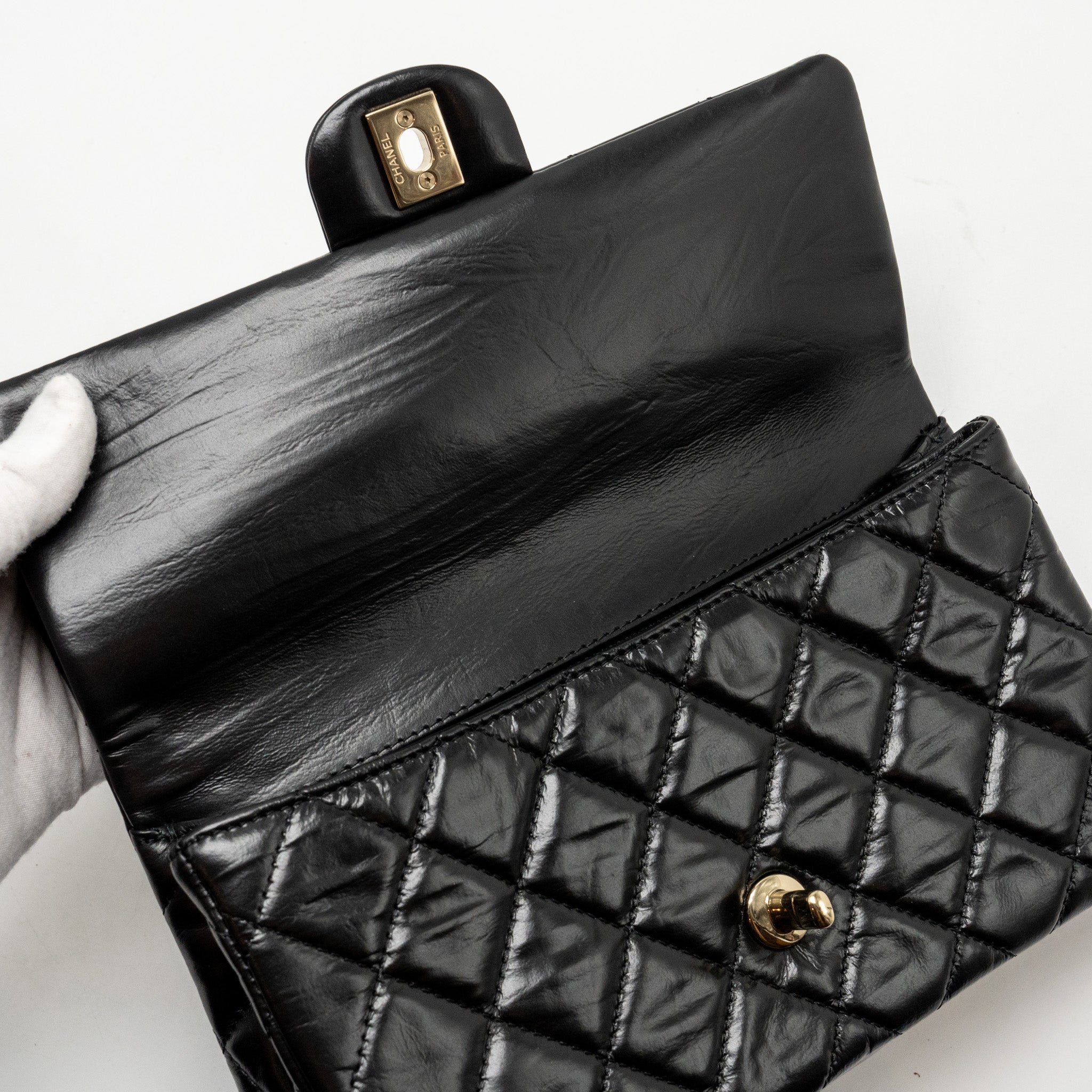 Chanel 23A quilted flap clutch calfskin black L (microchip)