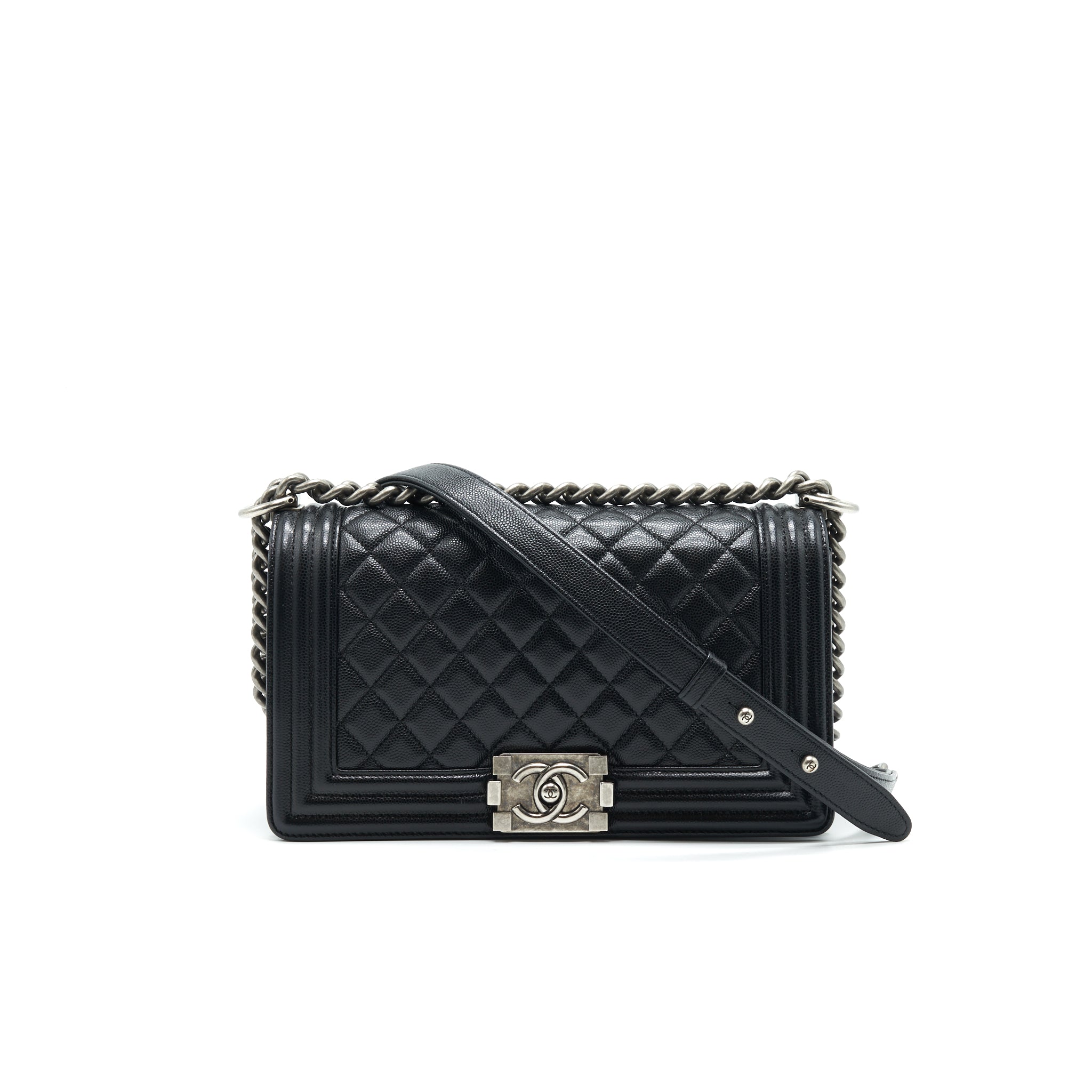 CHANEL MEDIUM BOY CHANEL HANDBAG CAVIAR BLACK