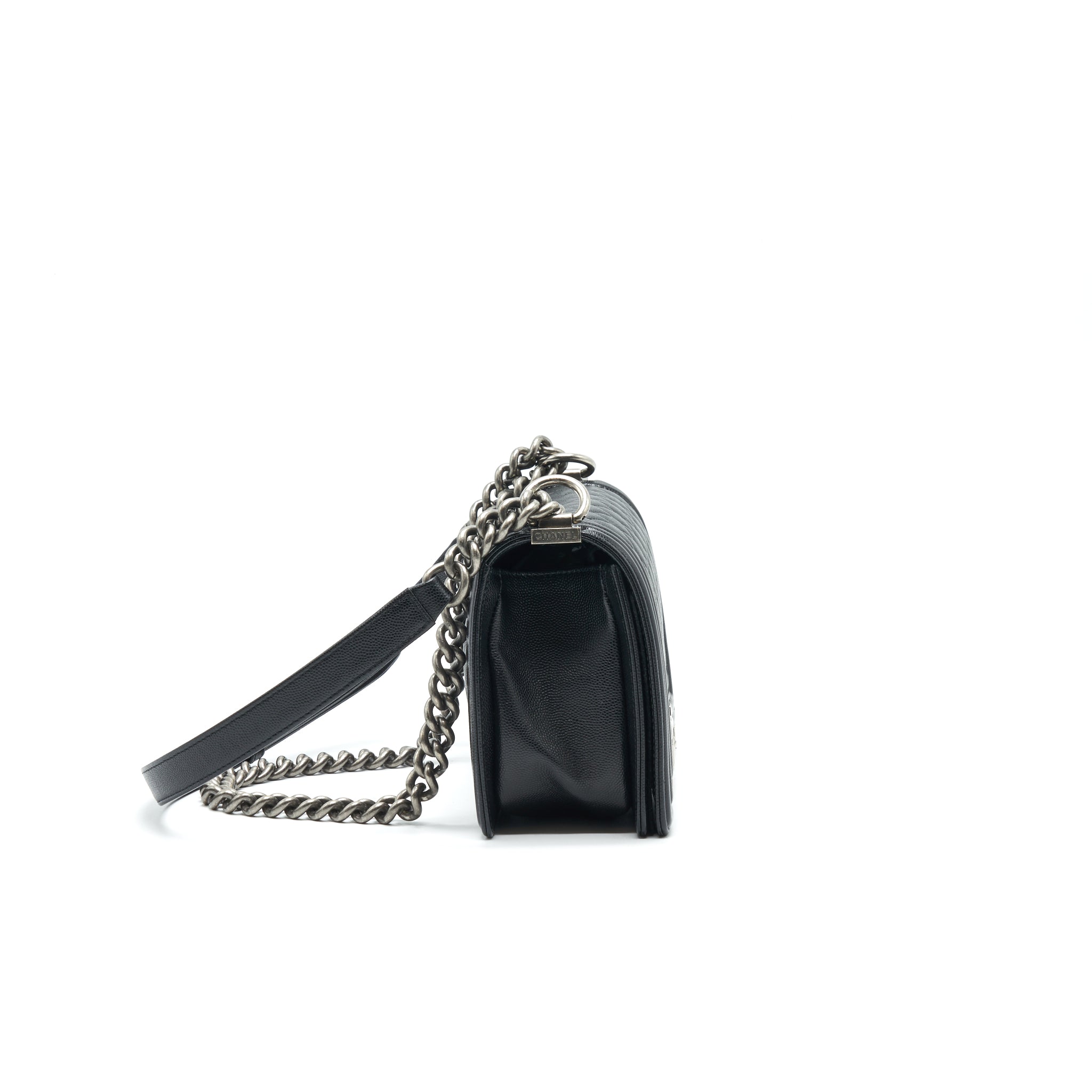 CHANEL MEDIUM BOY CHANEL HANDBAG CAVIAR BLACK
