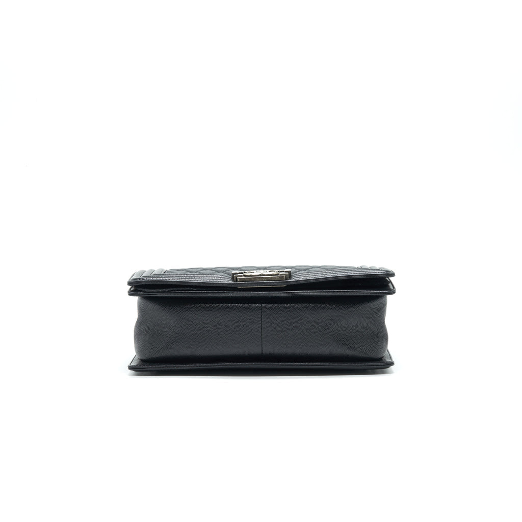 CHANEL MEDIUM BOY CHANEL HANDBAG CAVIAR BLACK