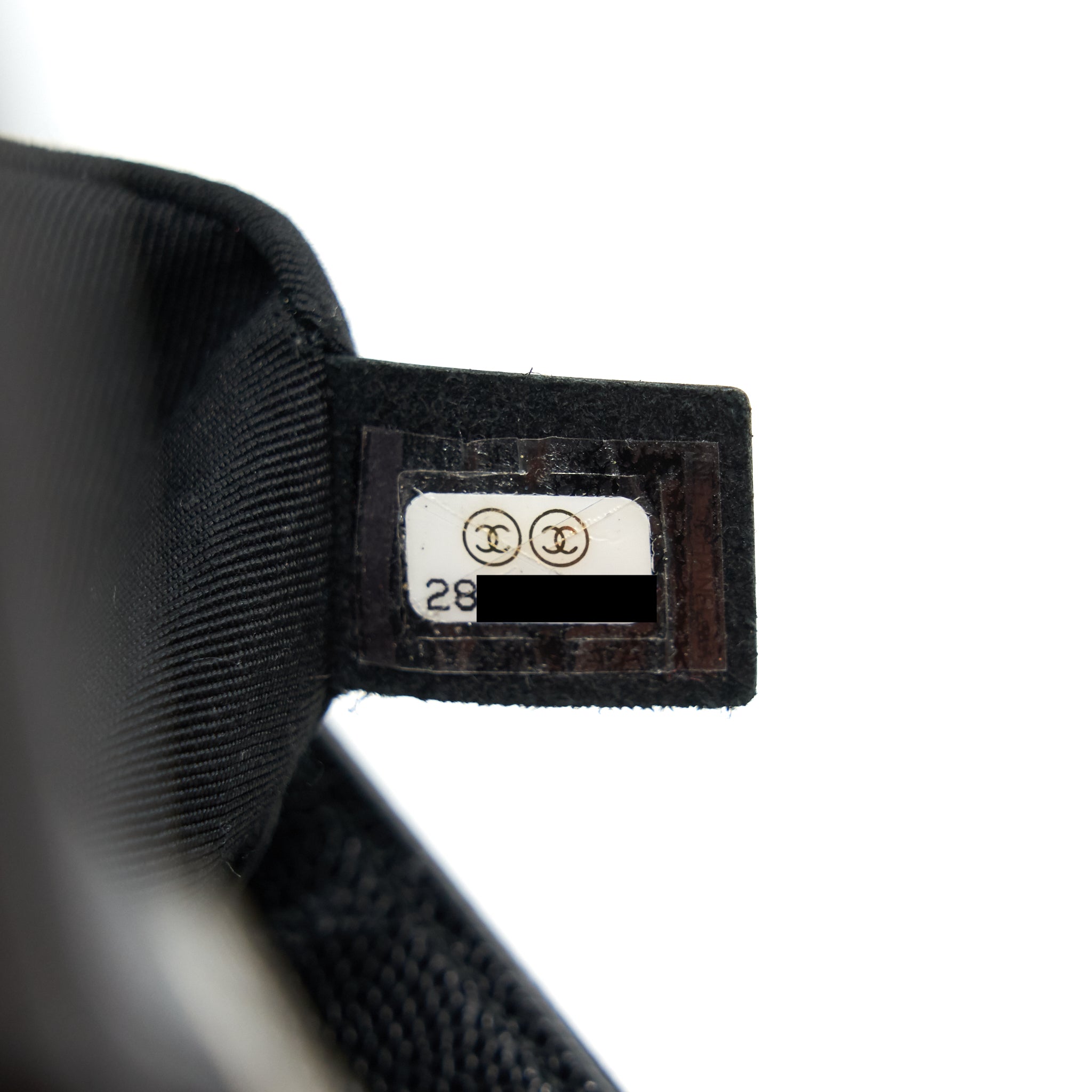 CHANEL MEDIUM BOY CHANEL HANDBAG CAVIAR BLACK
