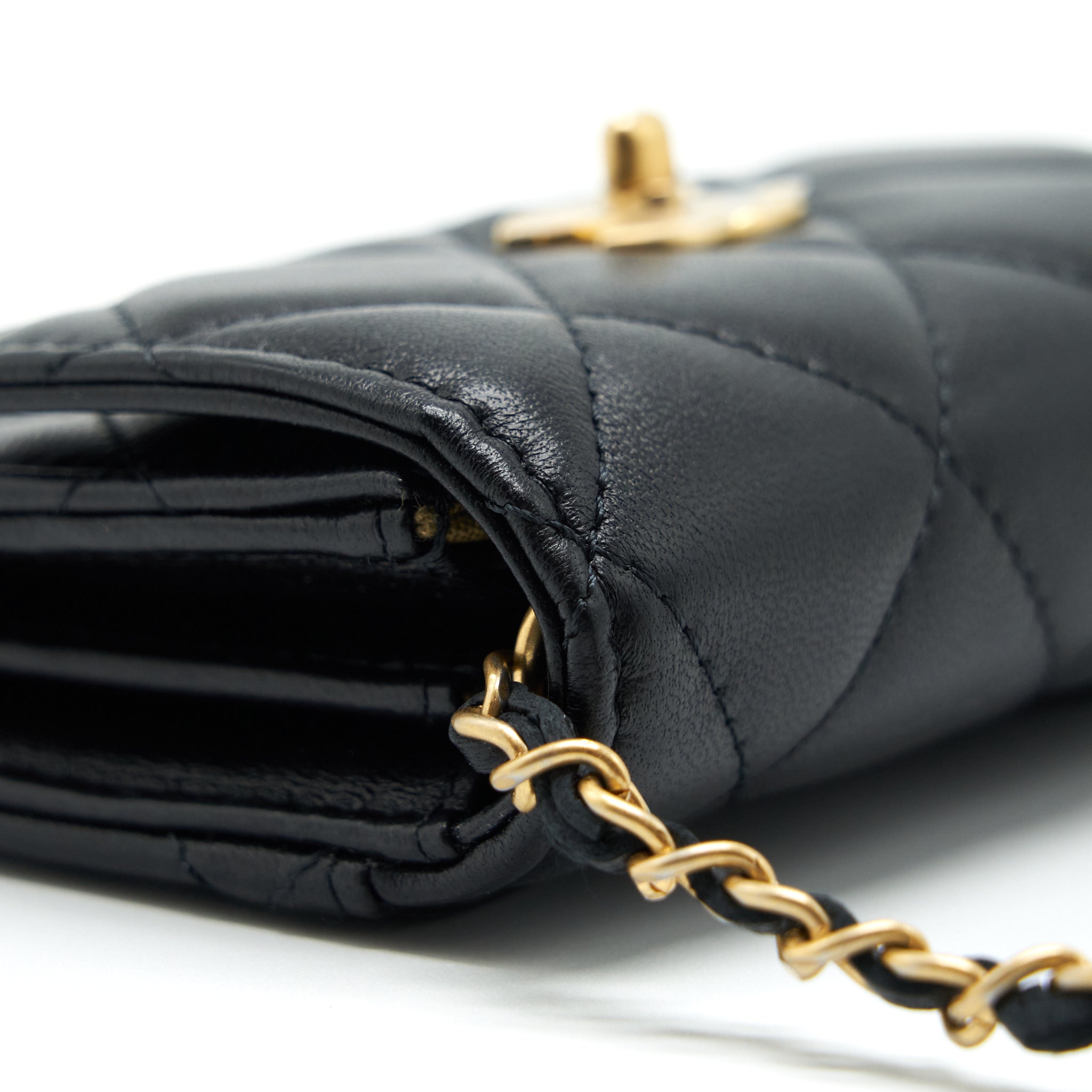 Chanel Pearl Crush Clutch With Chain Lambskin Black