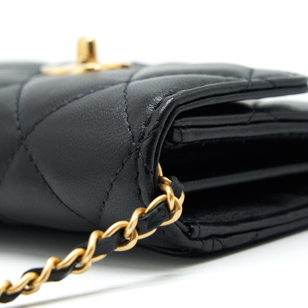 Chanel Pearl Crush Clutch With Chain Lambskin Black