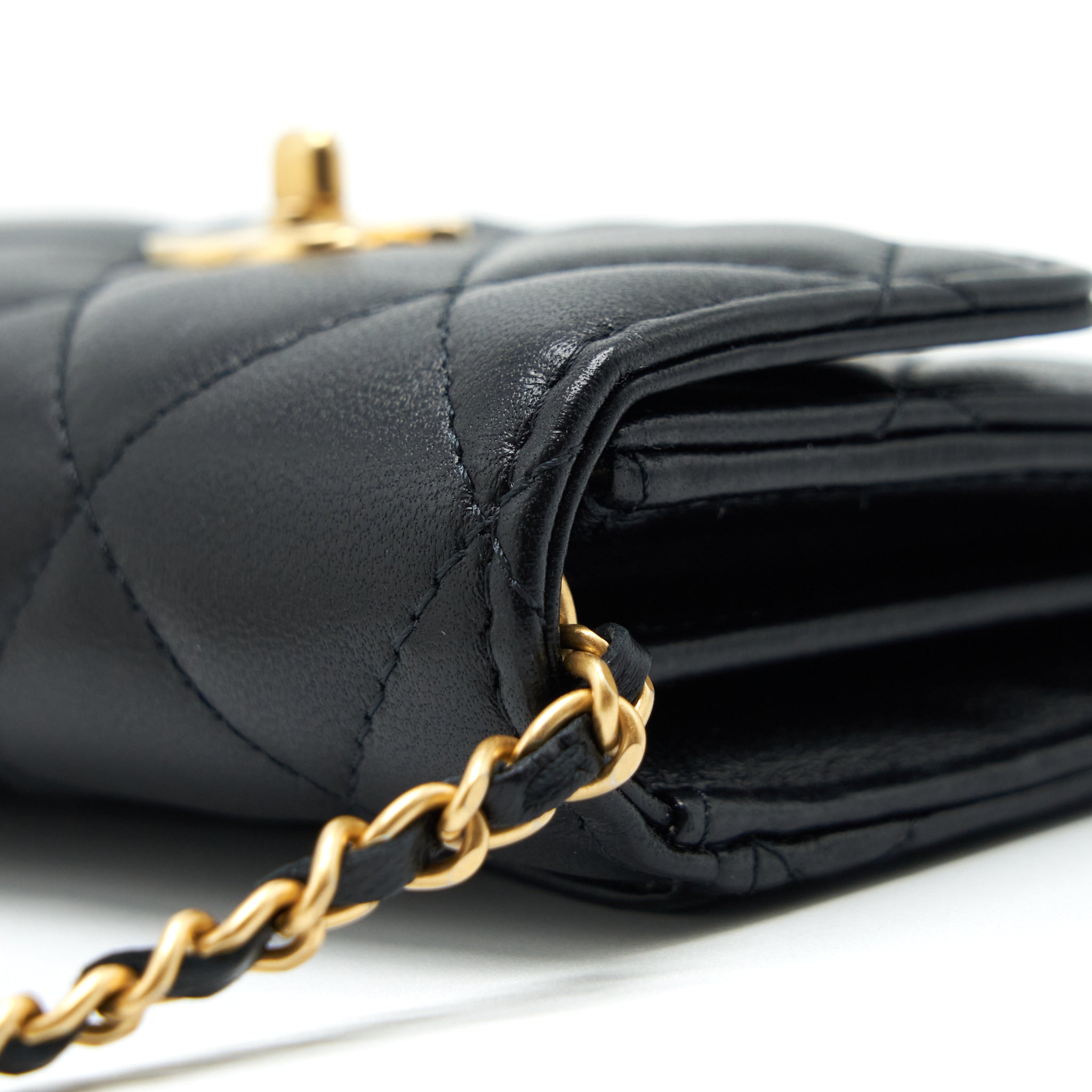 Chanel Pearl Crush Clutch With Chain Lambskin Black