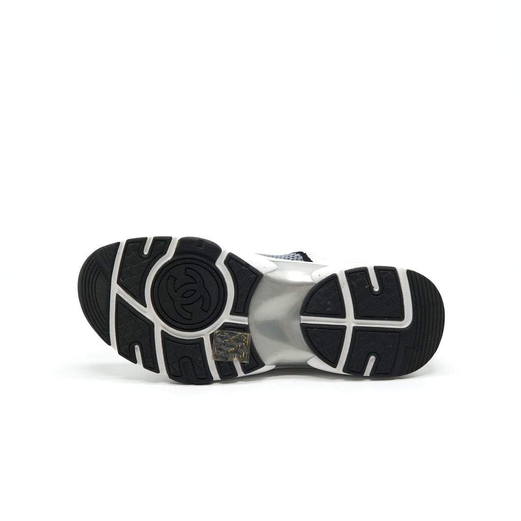 CHANEL CC LOGO SNEAKER WHITE/GREY/BLACK
