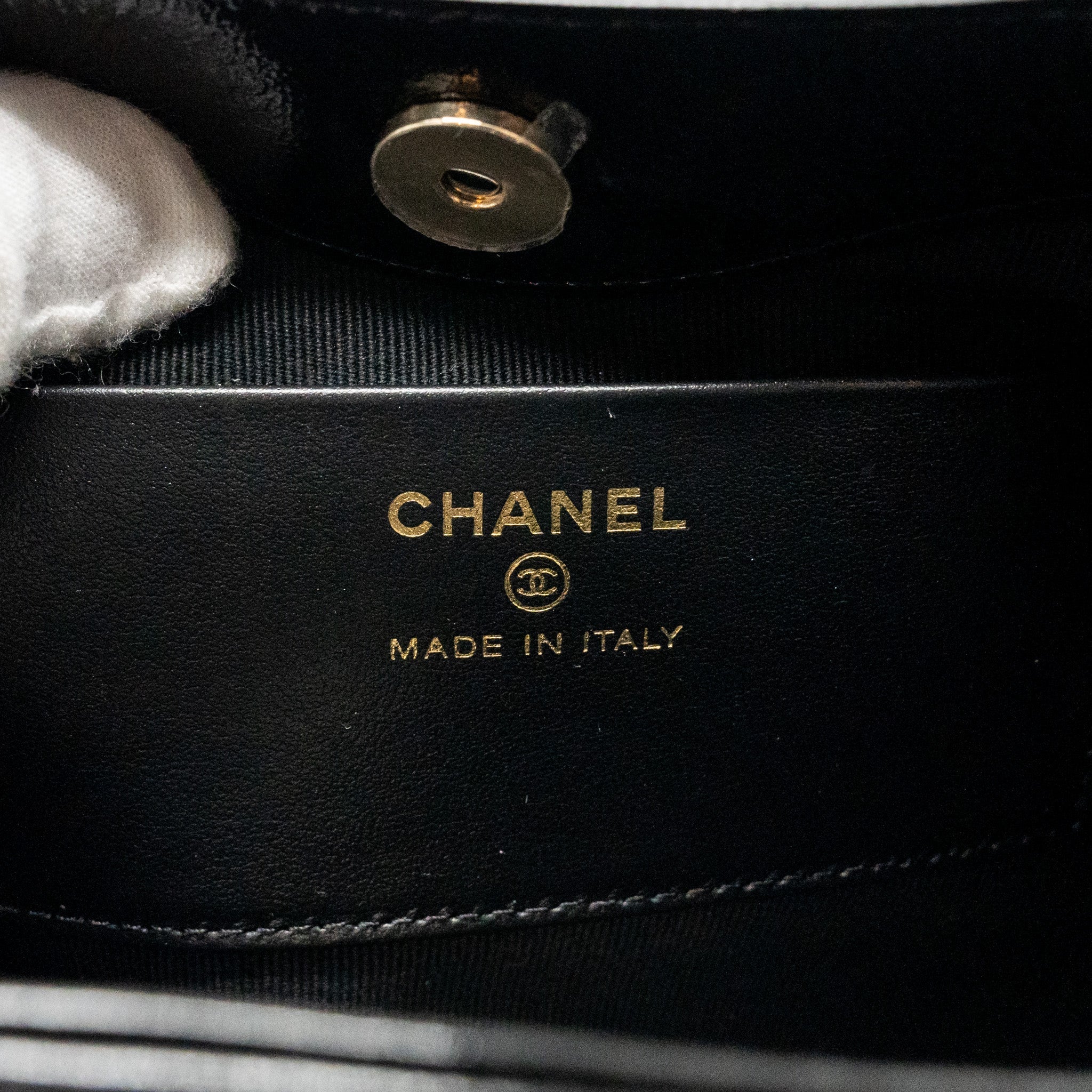 Chanel Mini 31 Clutch with Chain Shiny Calfskin Black L (Microchip)