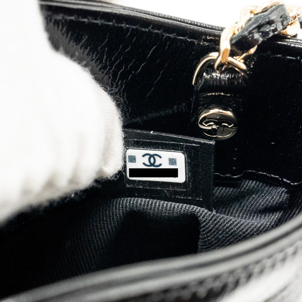 Chanel Mini 31 Clutch with Chain Shiny Calfskin Black L (Microchip)