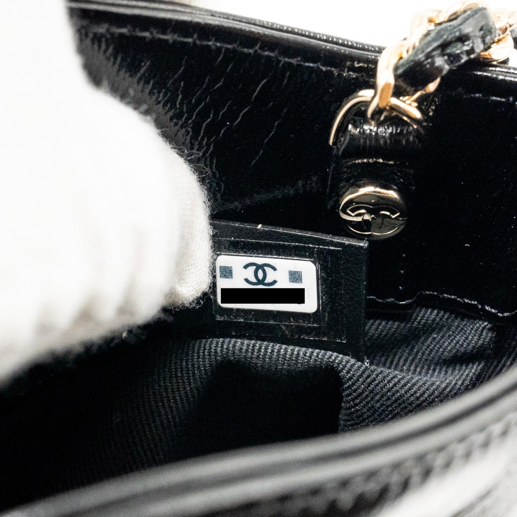 Chanel Mini 31 Clutch with Chain Shiny Calfskin Black L (Microchip)