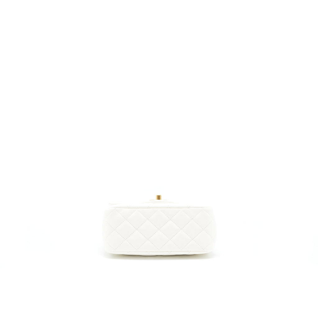 Chanel 21B Pearl Crush Square mini flap Bag White