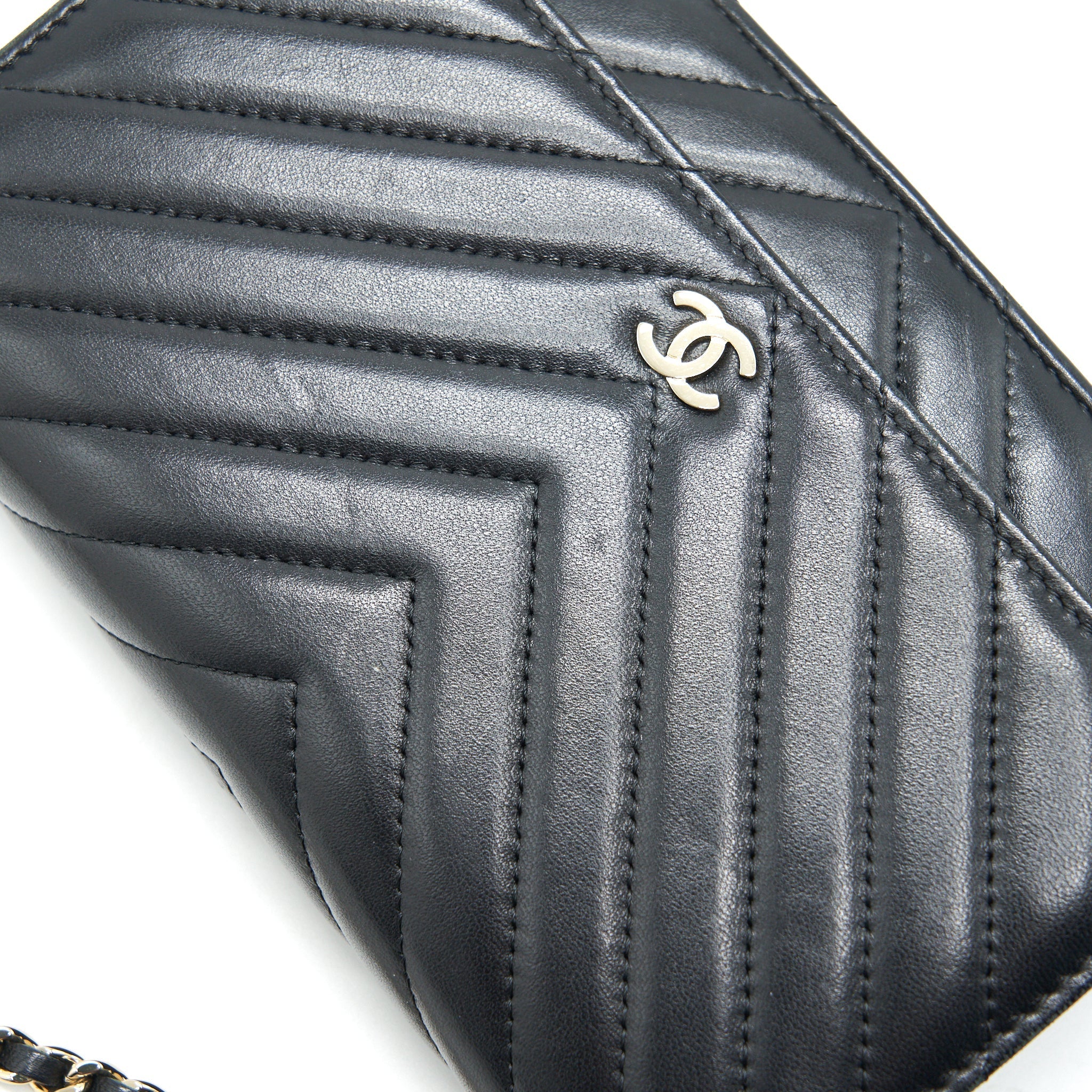 CHANEL CHEVRON WALLET ON CHAIN LAMBSKIN BLACK WITH