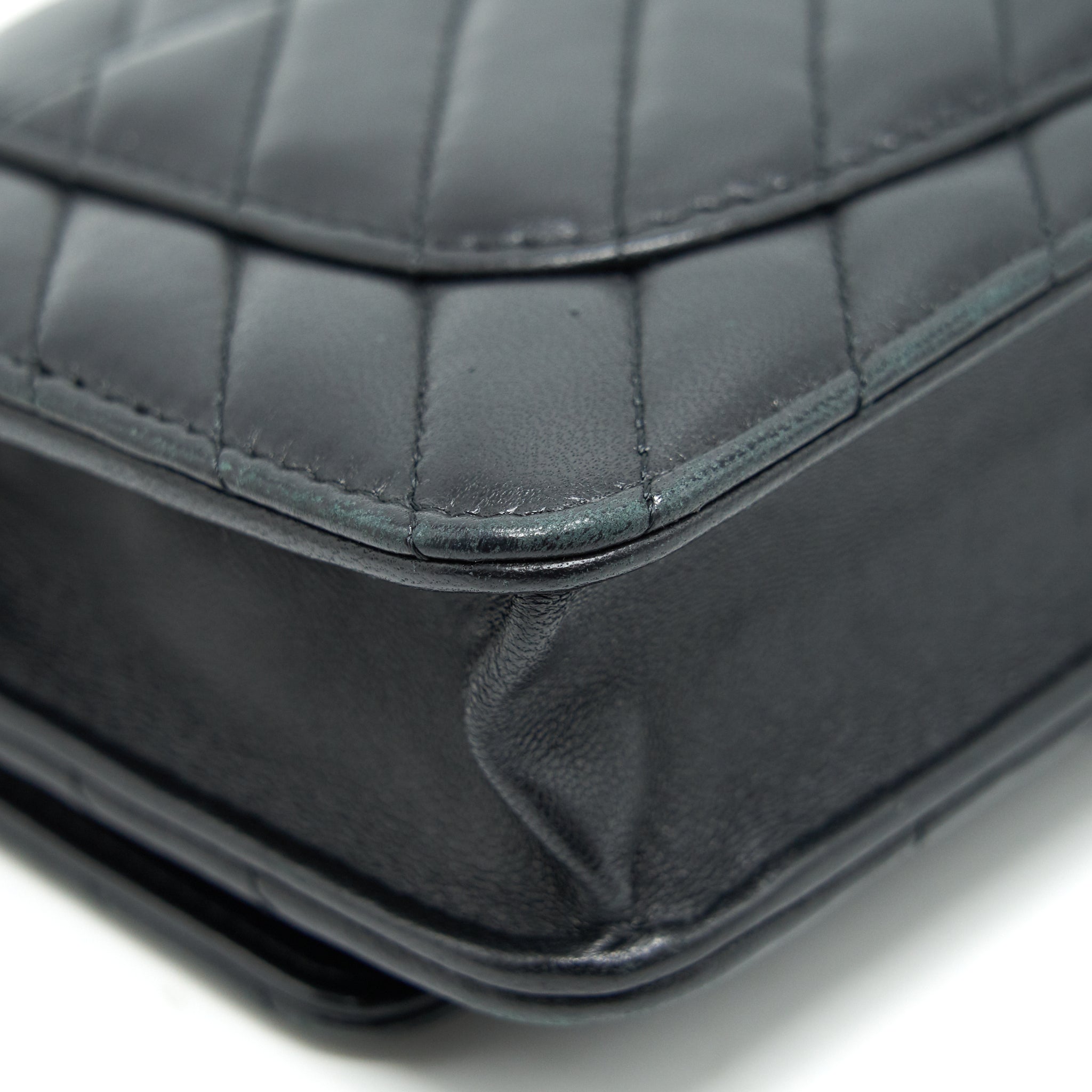 CHANEL CHEVRON WALLET ON CHAIN LAMBSKIN BLACK WITH