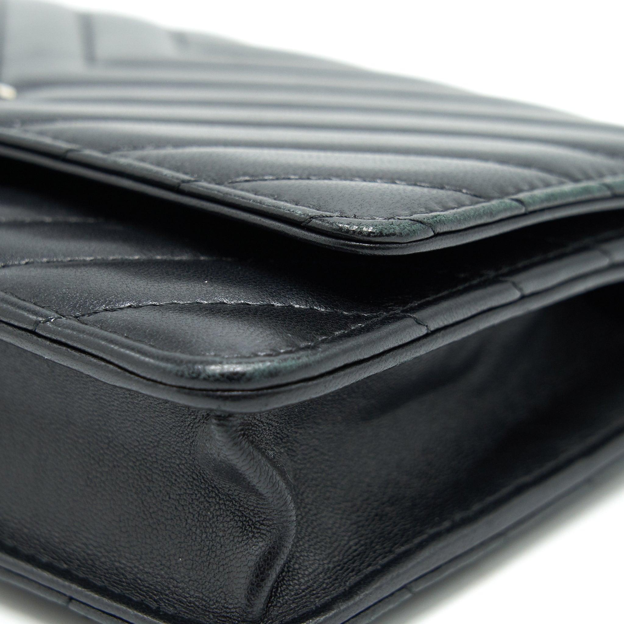 CHANEL CHEVRON WALLET ON CHAIN LAMBSKIN BLACK WITH